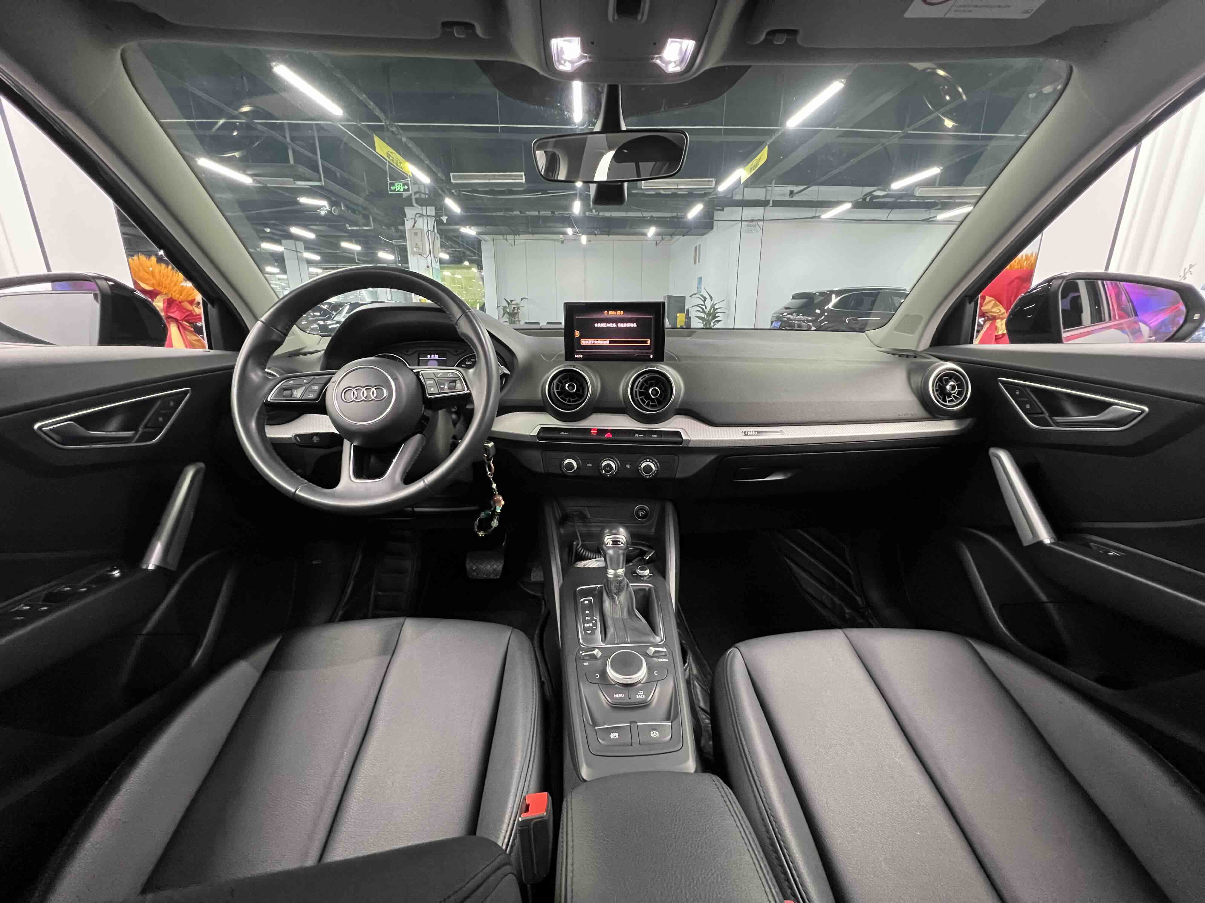 Audi Q2L 2021 car image #7
