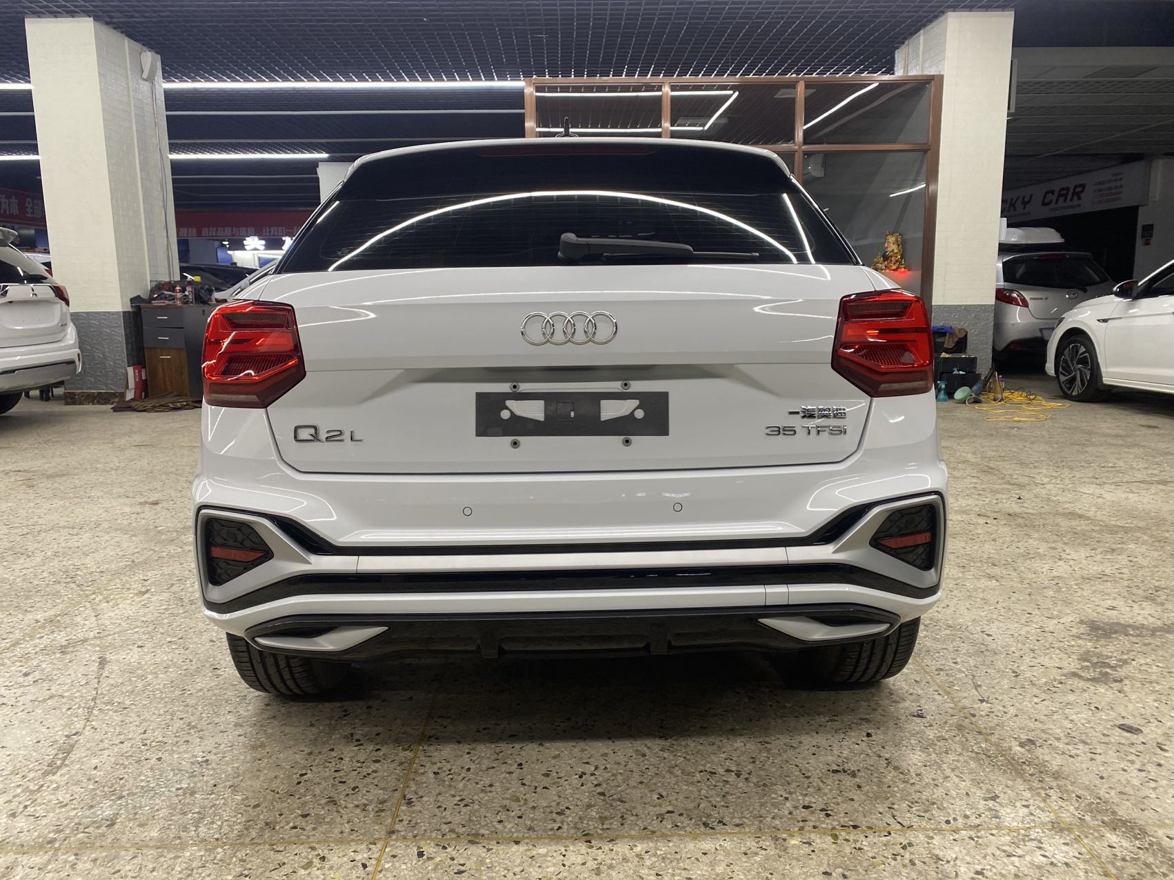 Audi Q2L 2023 #7 Audi Q2L 2023 car image #7