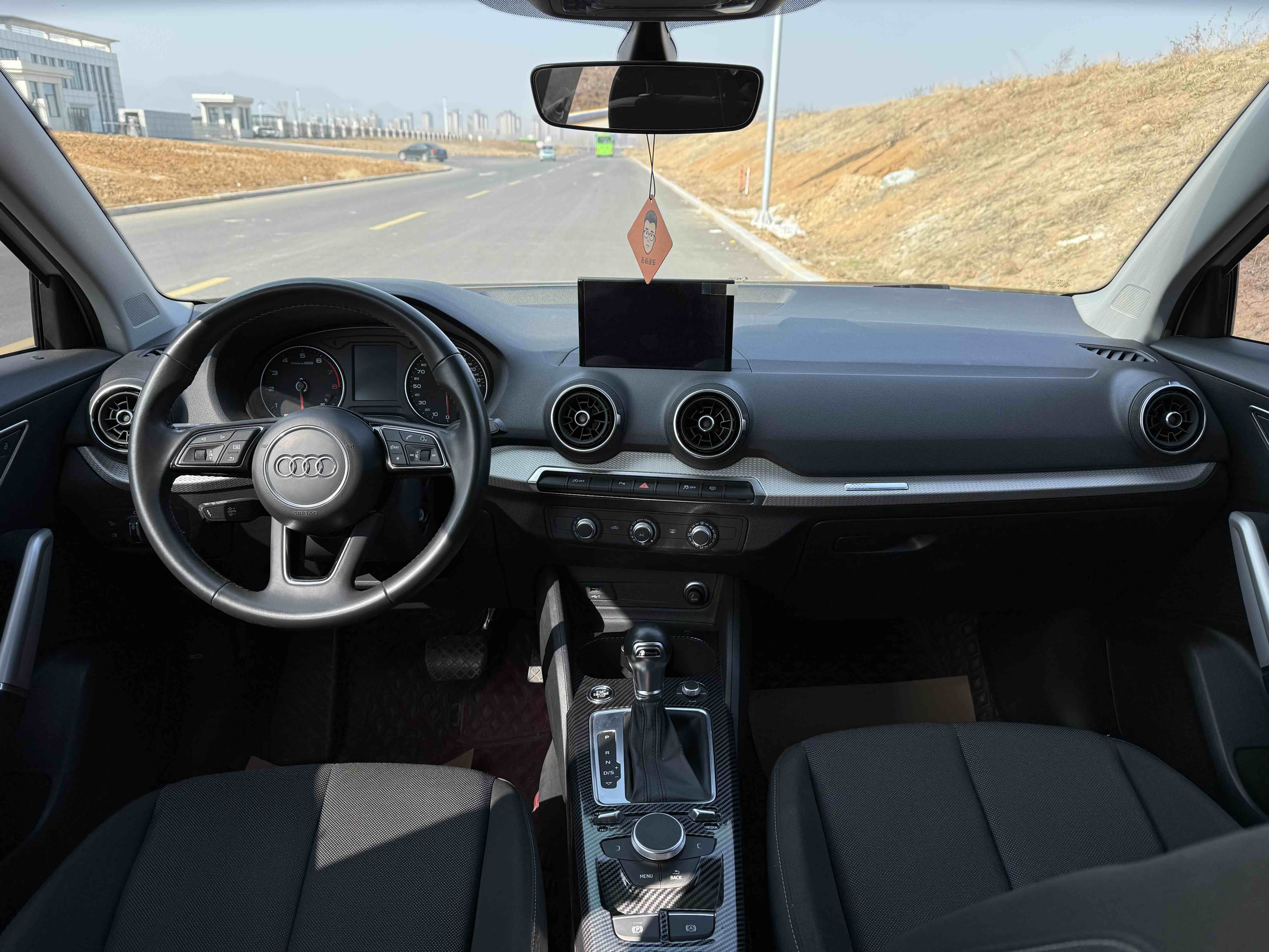 Q2L 2021 car image #7
