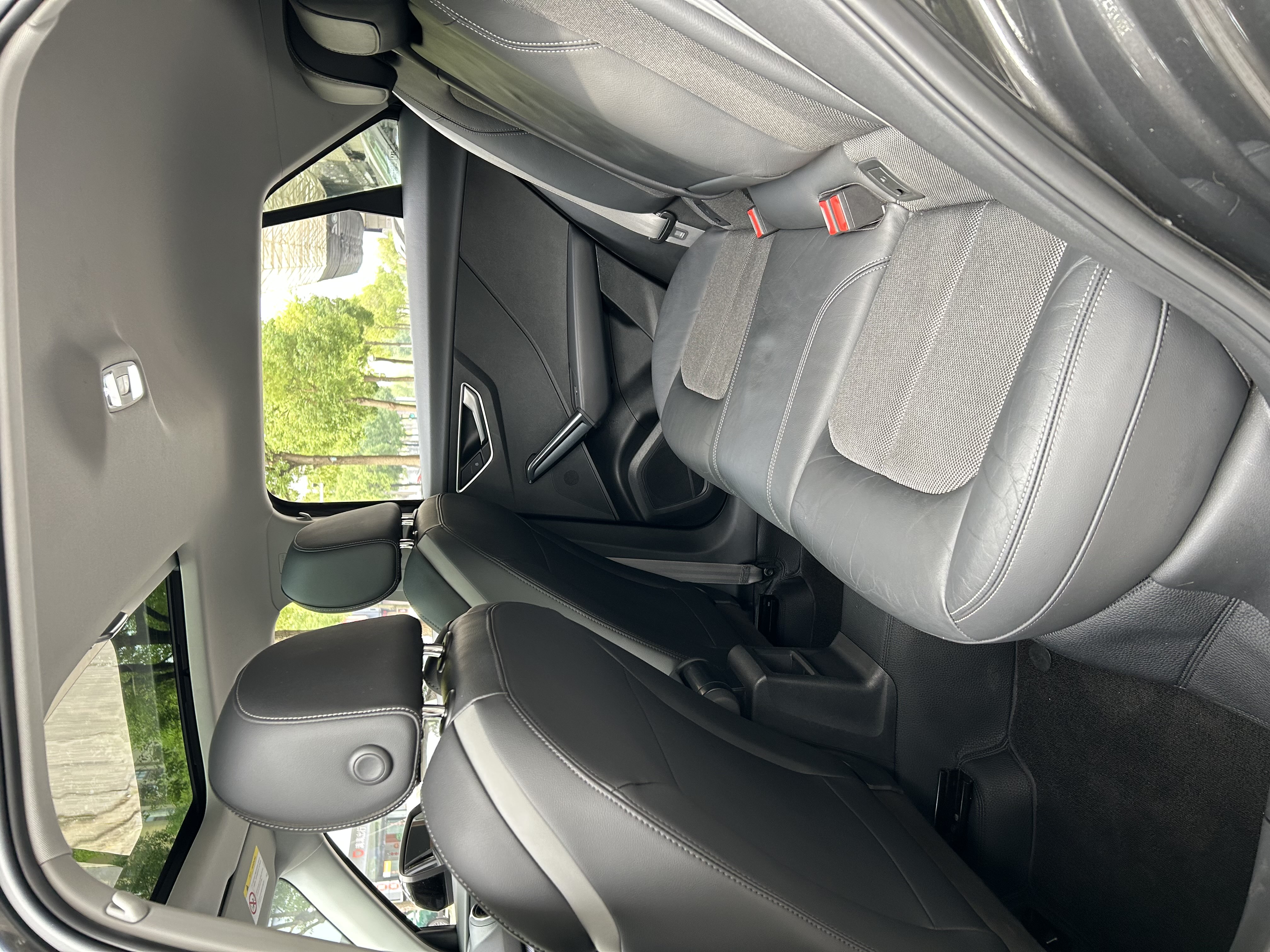 Audi Q2L 2021 car image #7