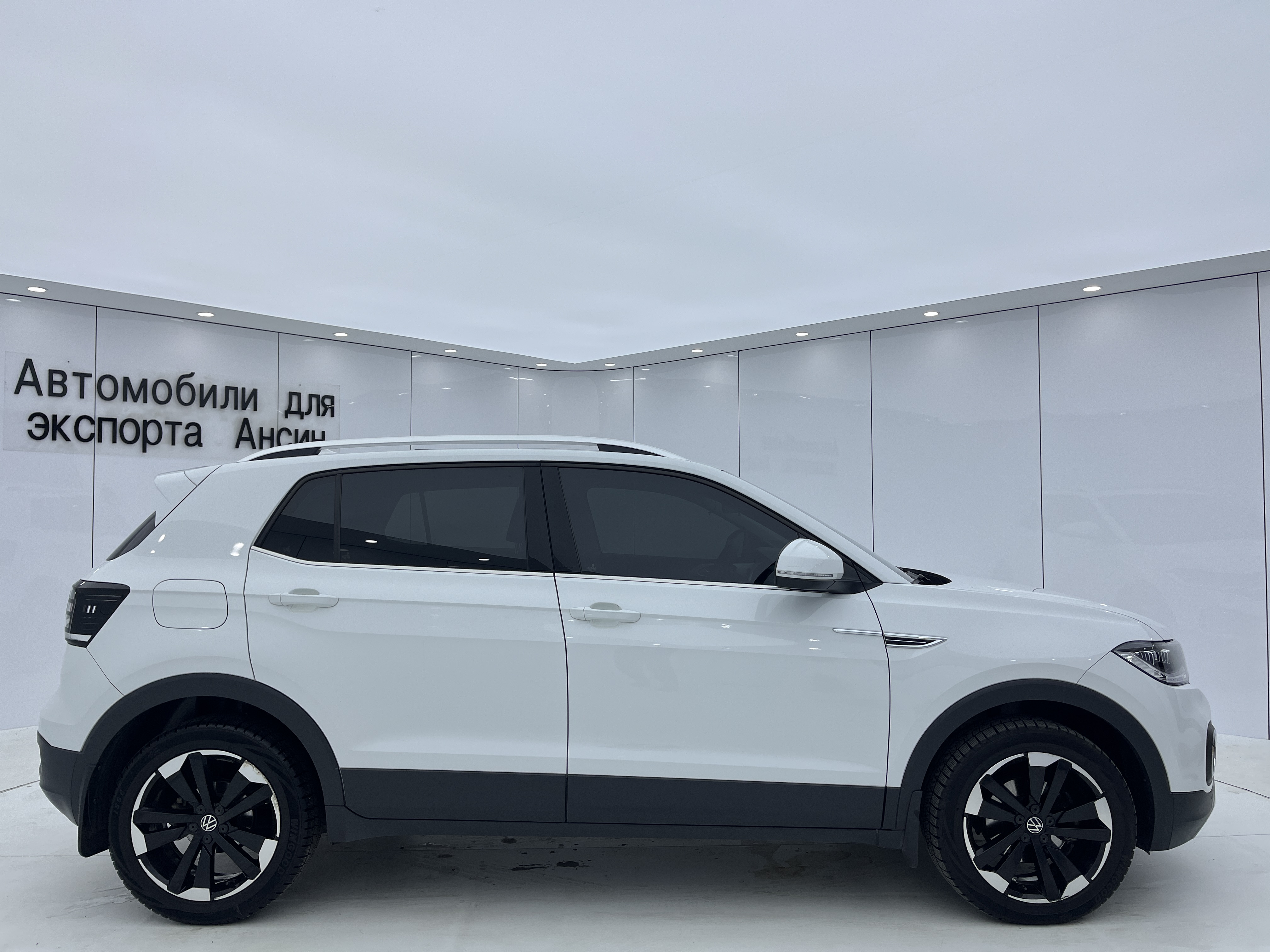 Tacqua 2021 car image #7