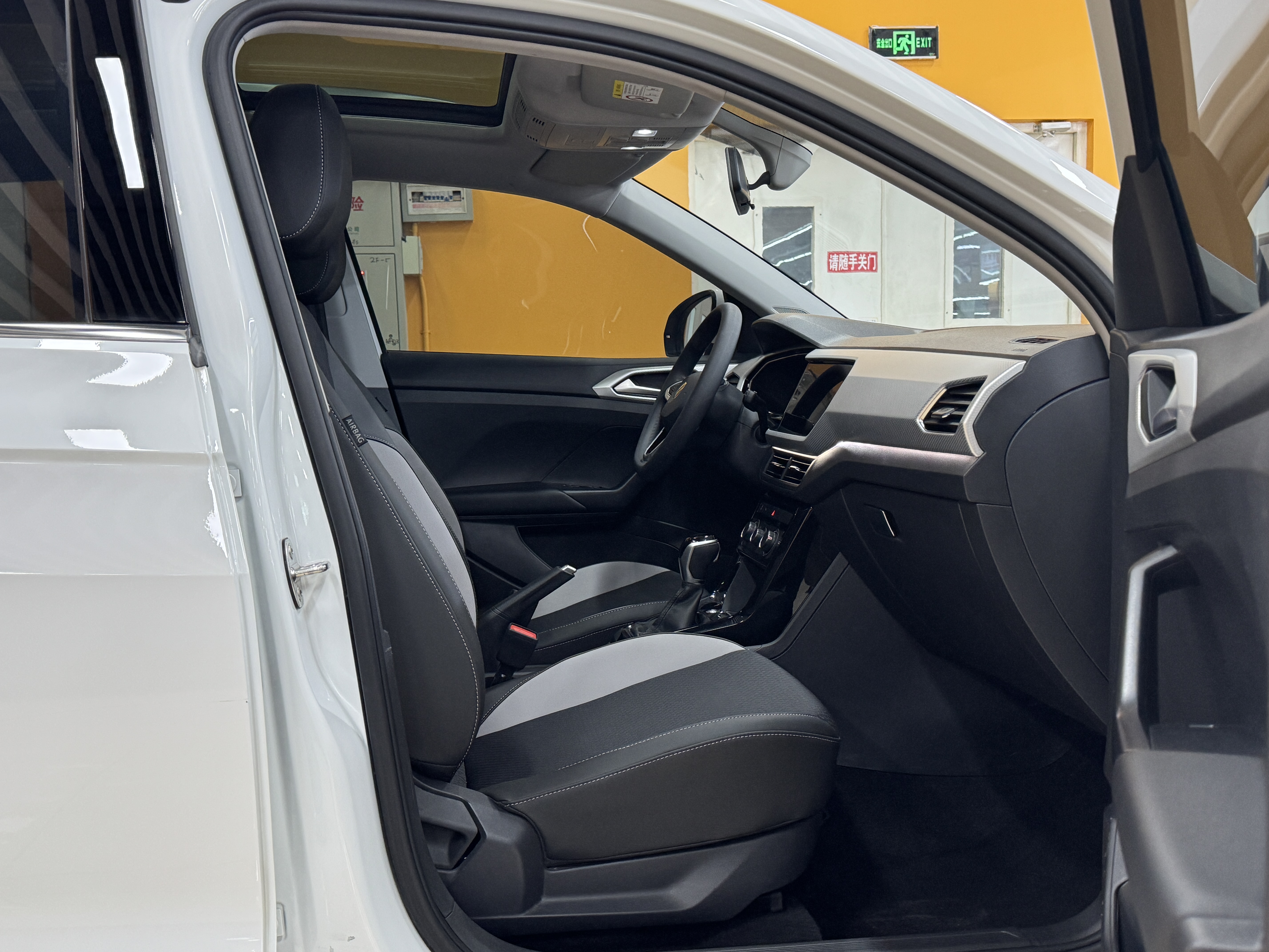 Tacqua 2021 car image #7