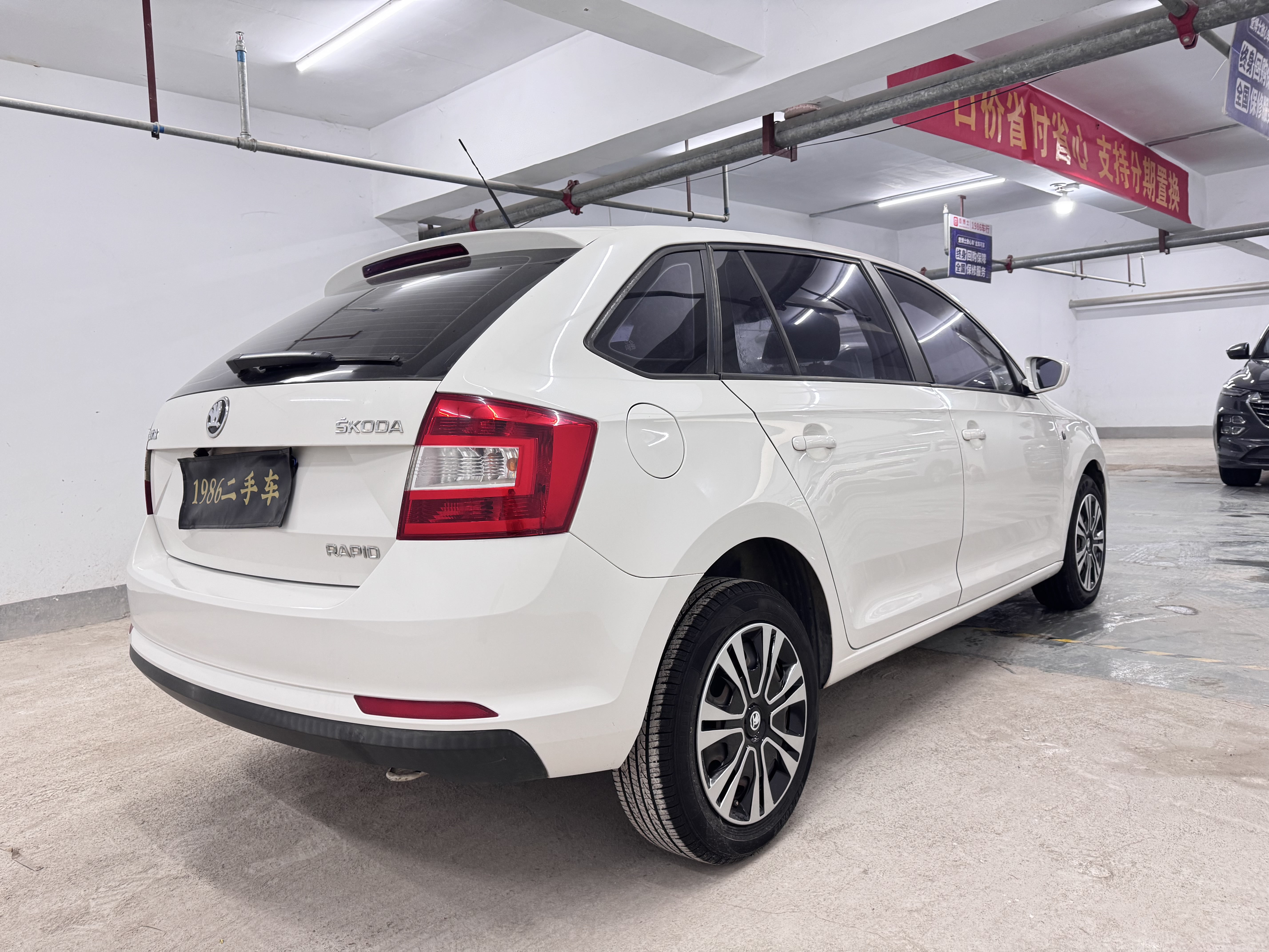 Skoda Rapid Spaceback 2015 car image #7