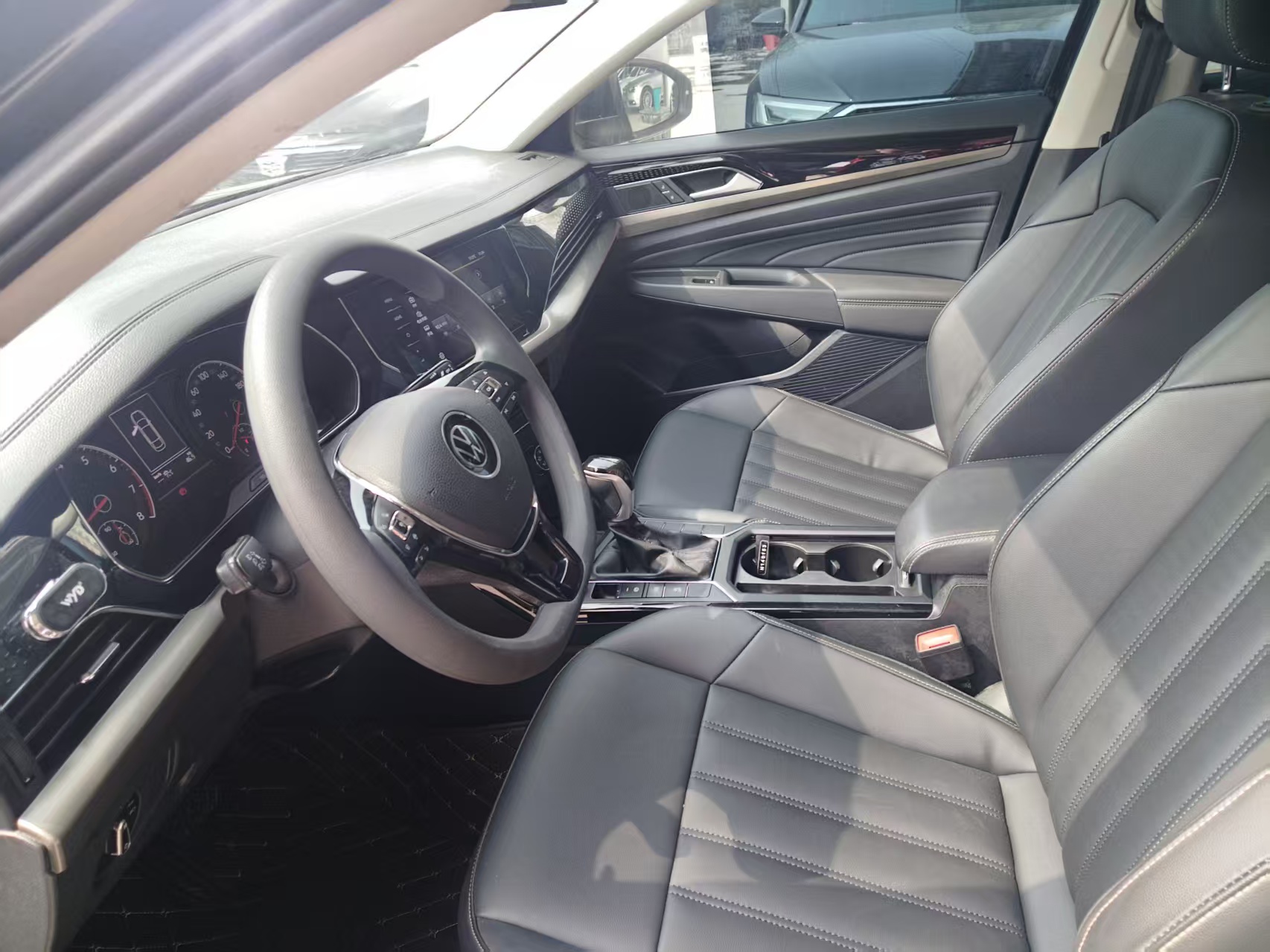 Volkswagen Passat 2023 car image #7