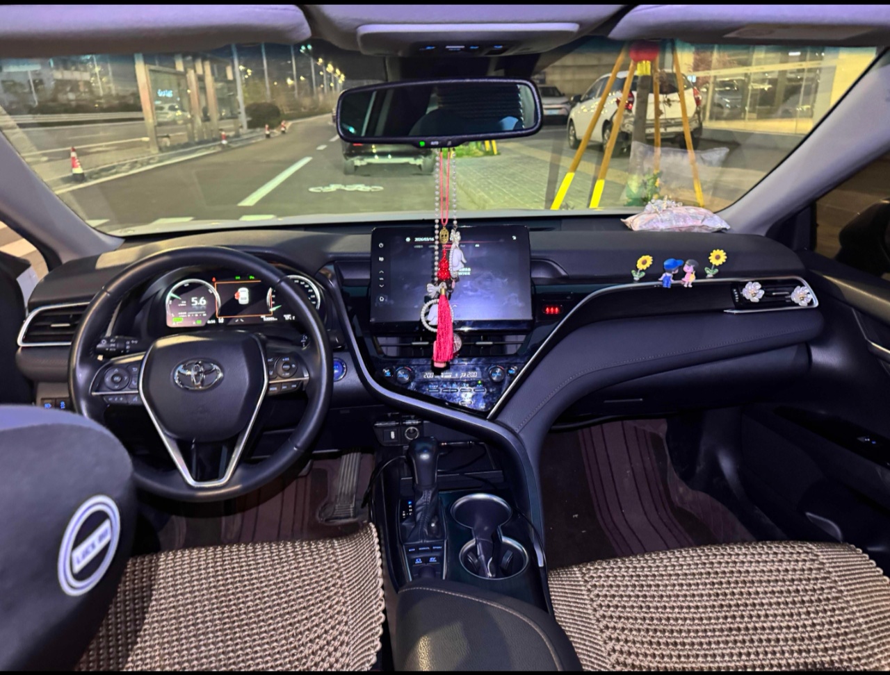 Toyota Camry 2022 car image #7