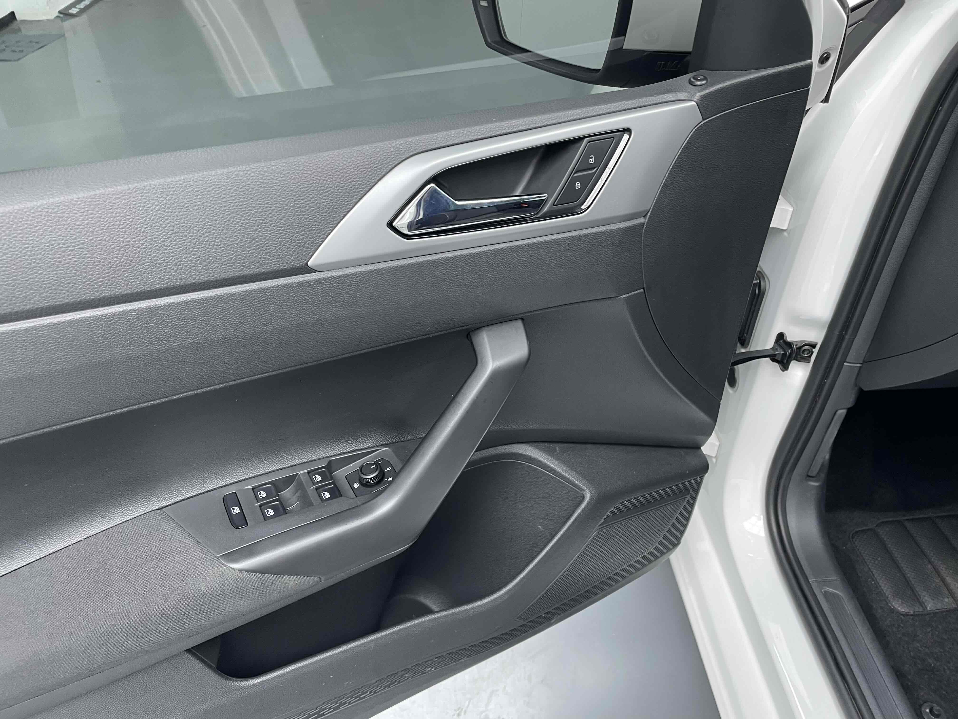 Volkswagen Polo 2022 car image #7