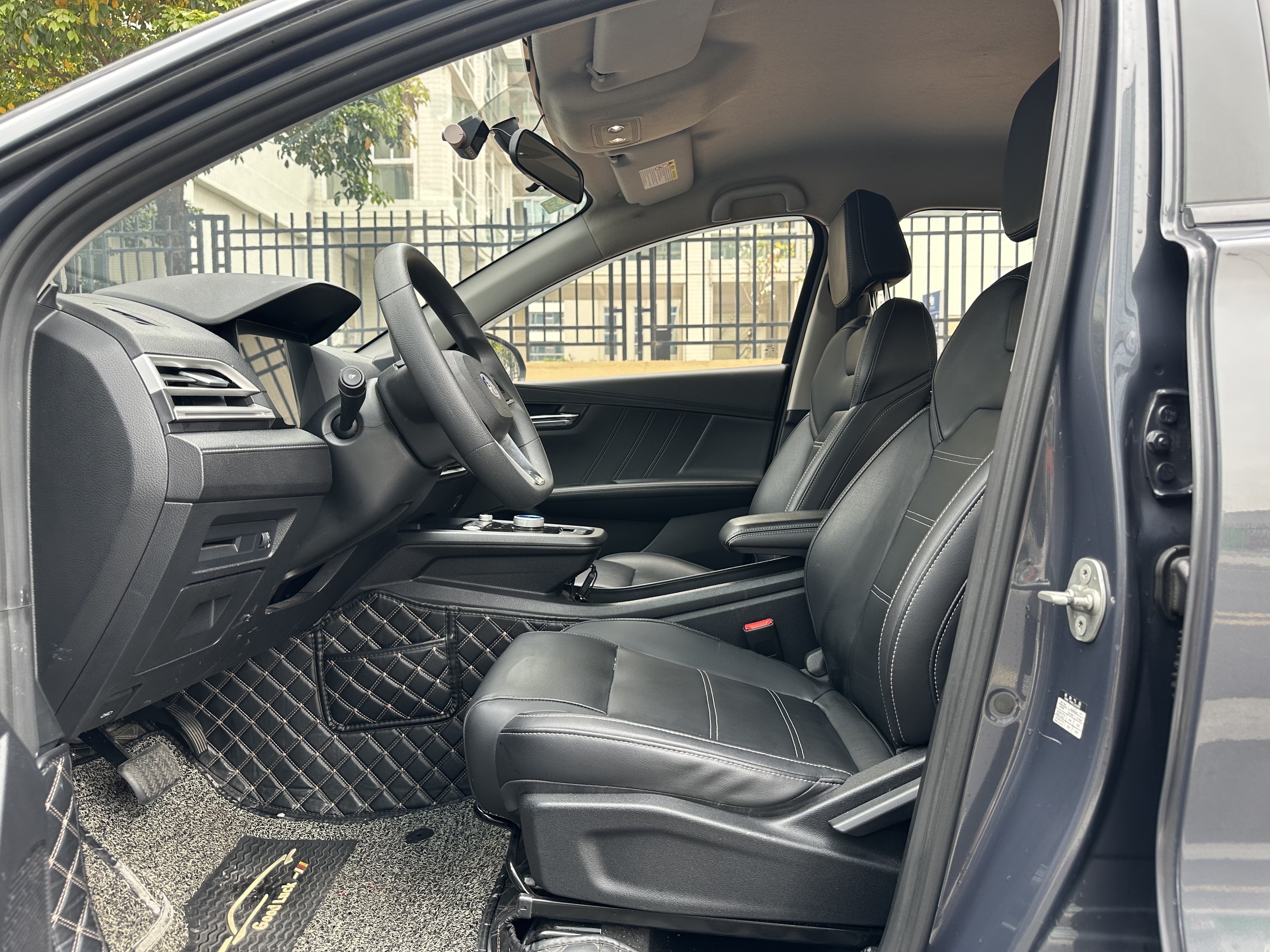 BYD e2 2020 изображение автомобиля #7