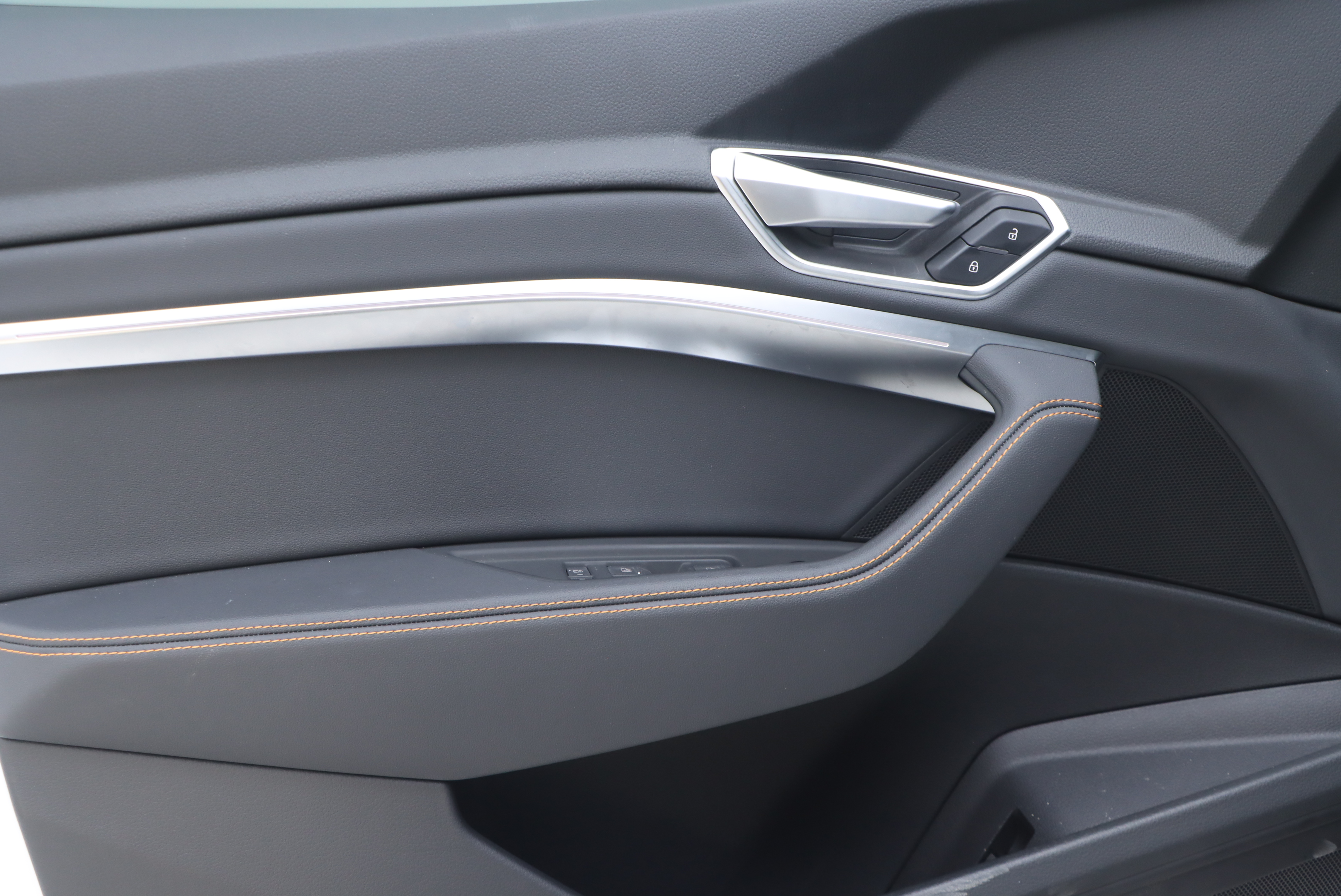 Audi e-tron 2022 car image #7