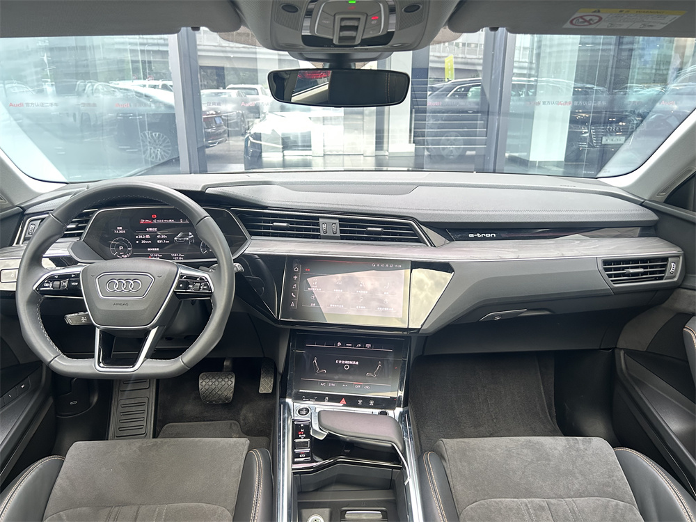 Audi e-tron 2023 car image #7