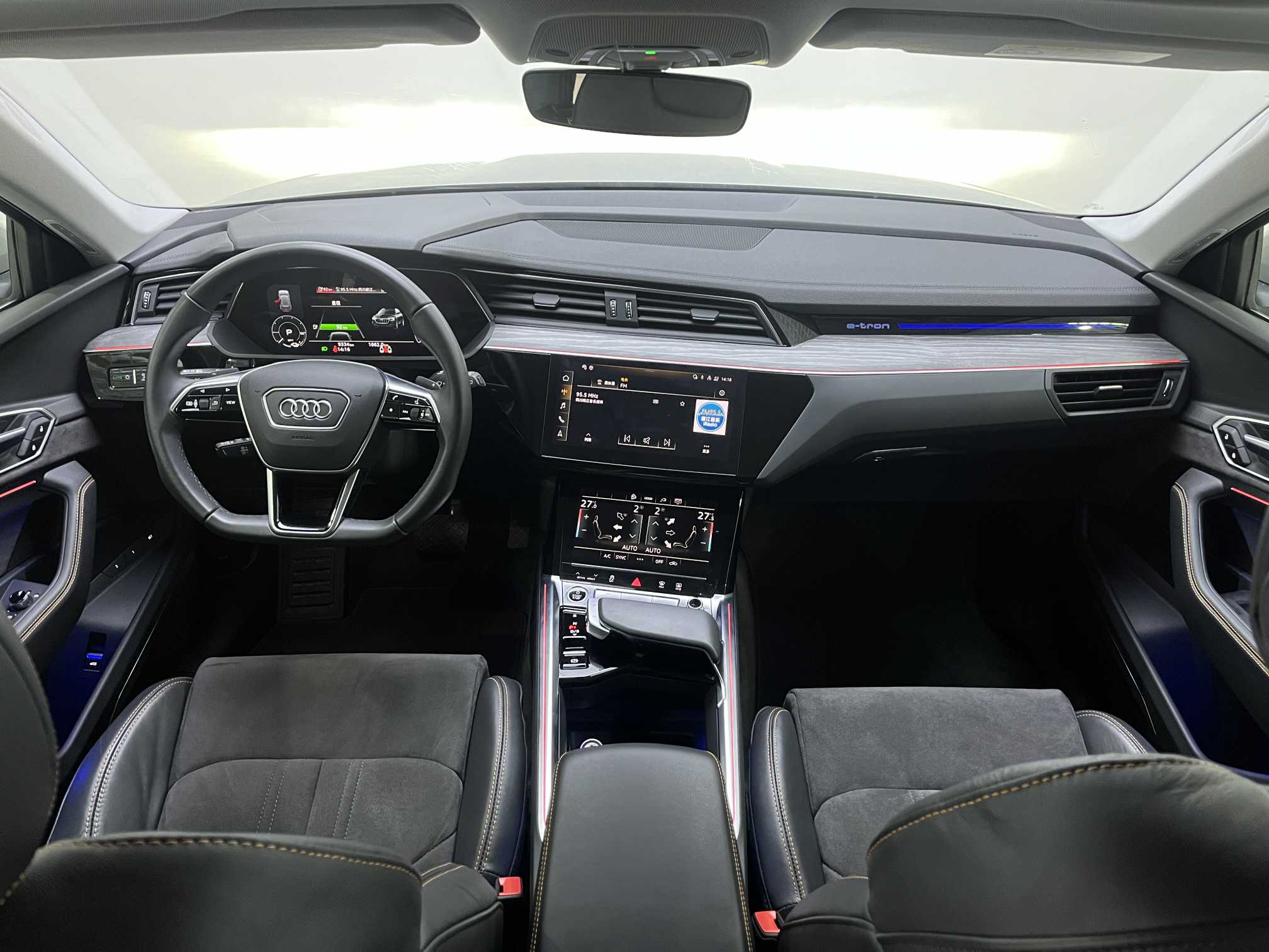 Audi e-tron 2022 car image #7