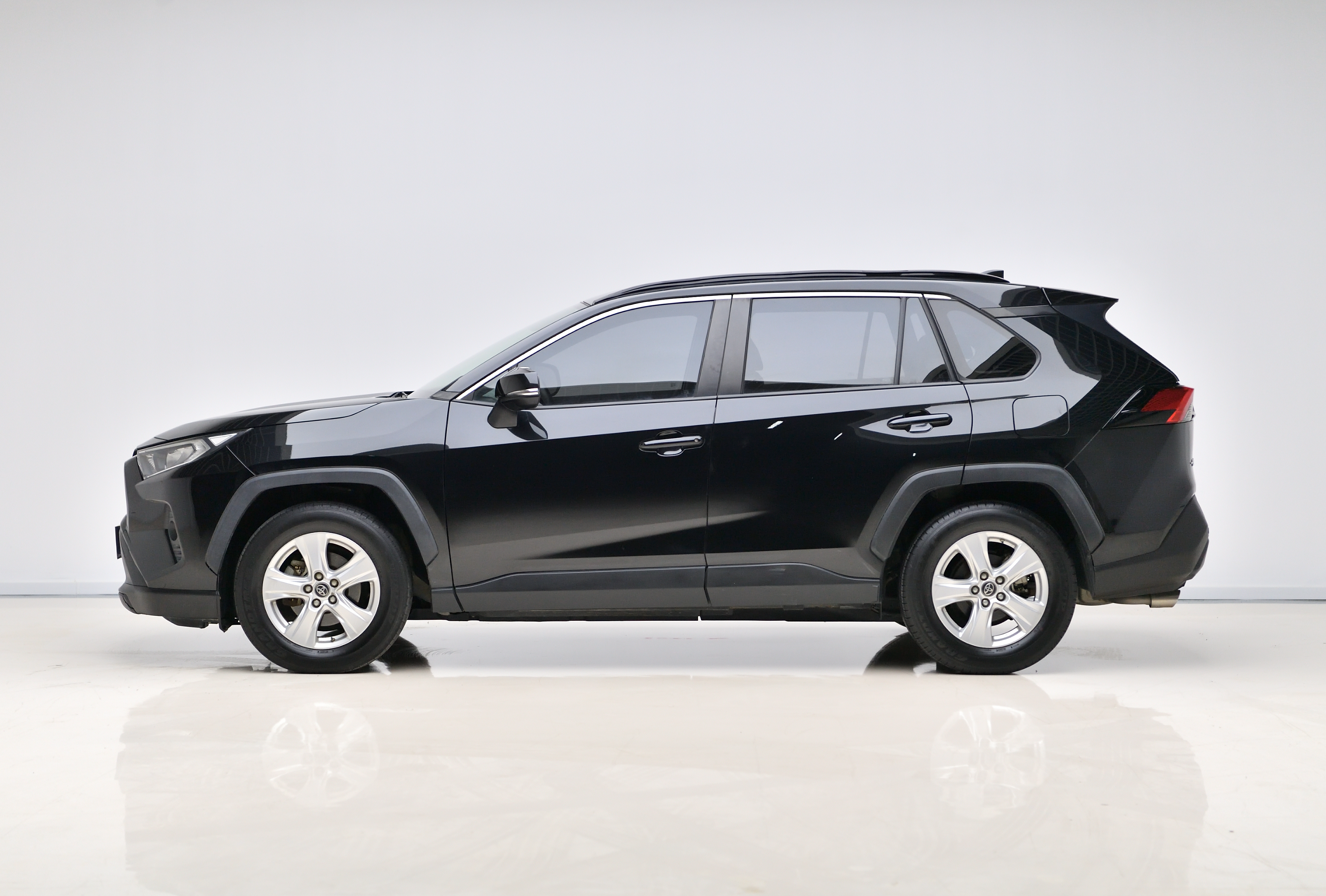 Toyota RAV4 2021 car image #7
