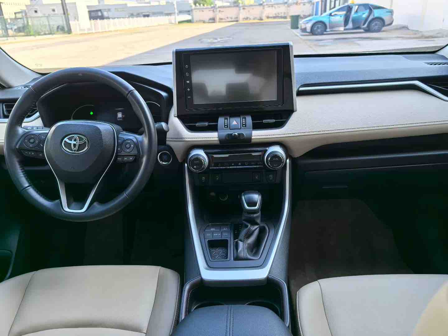 Toyota RAV4 2022 car image #7