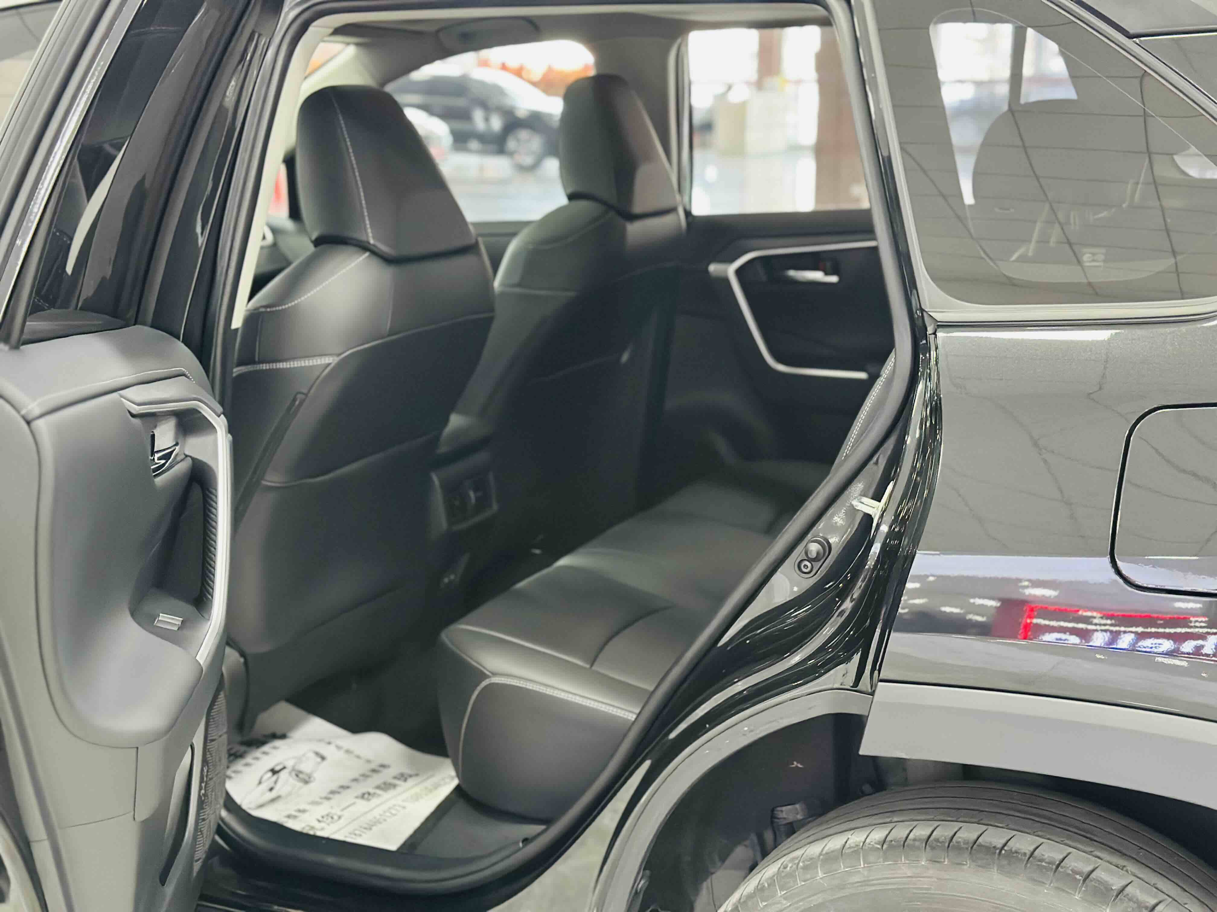 Toyota RAV4 2021 car image #7