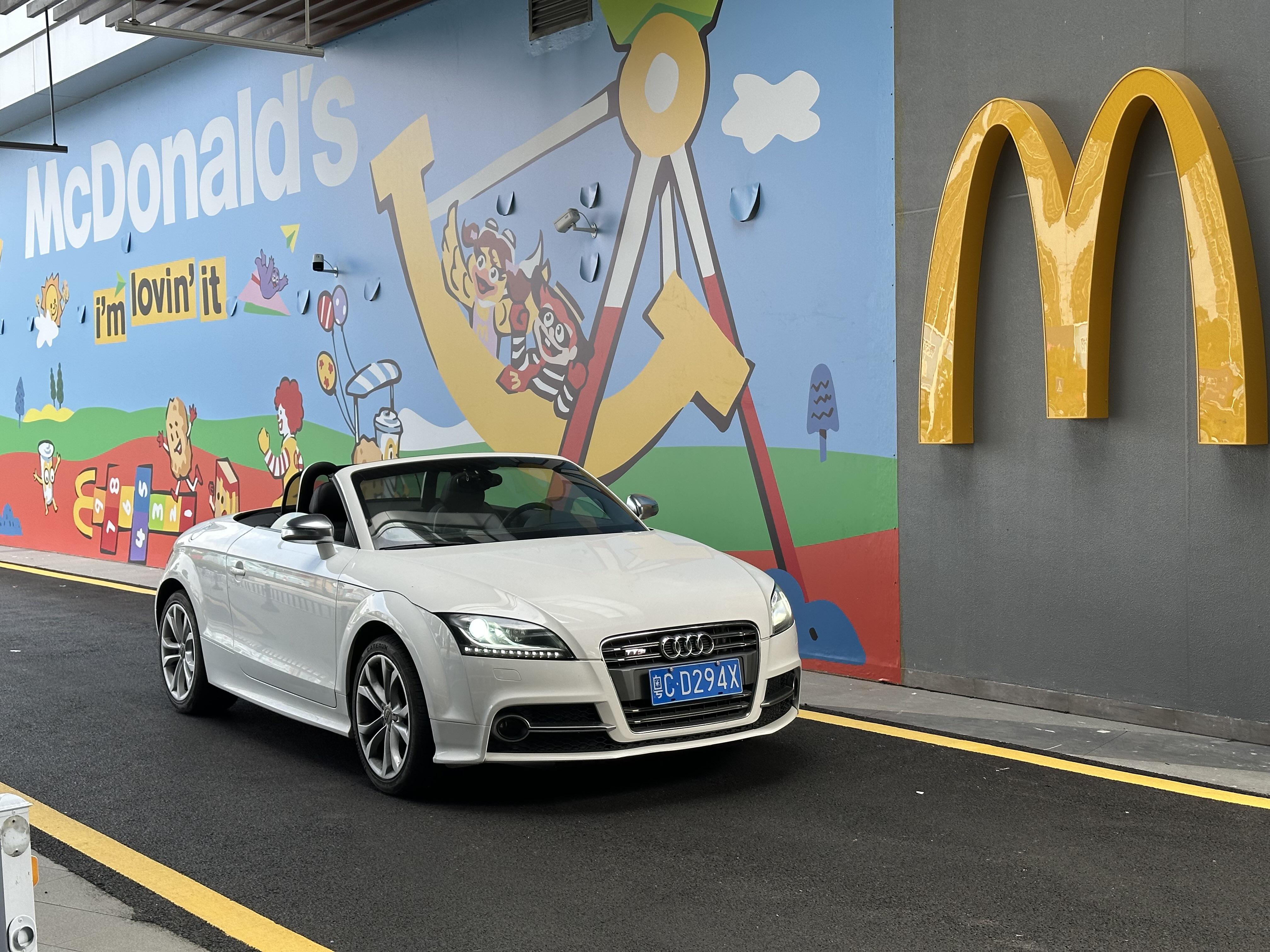 Audi TTS 2015 car image #7