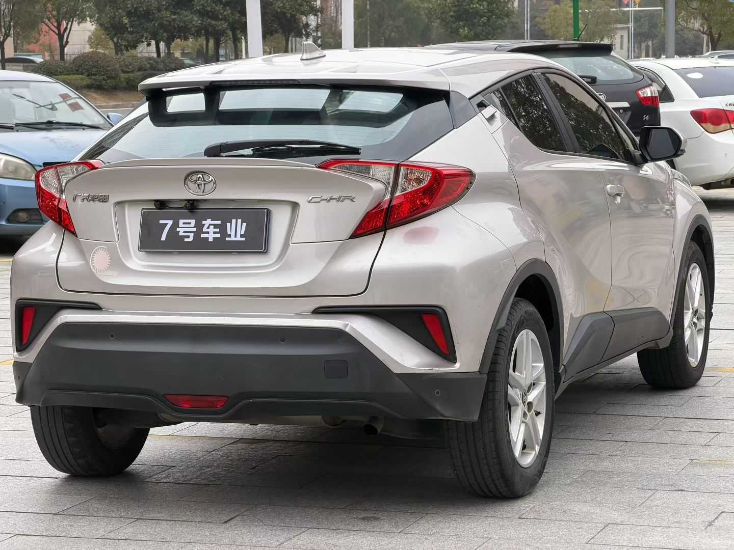 Toyota C-HR 2021 car image #7