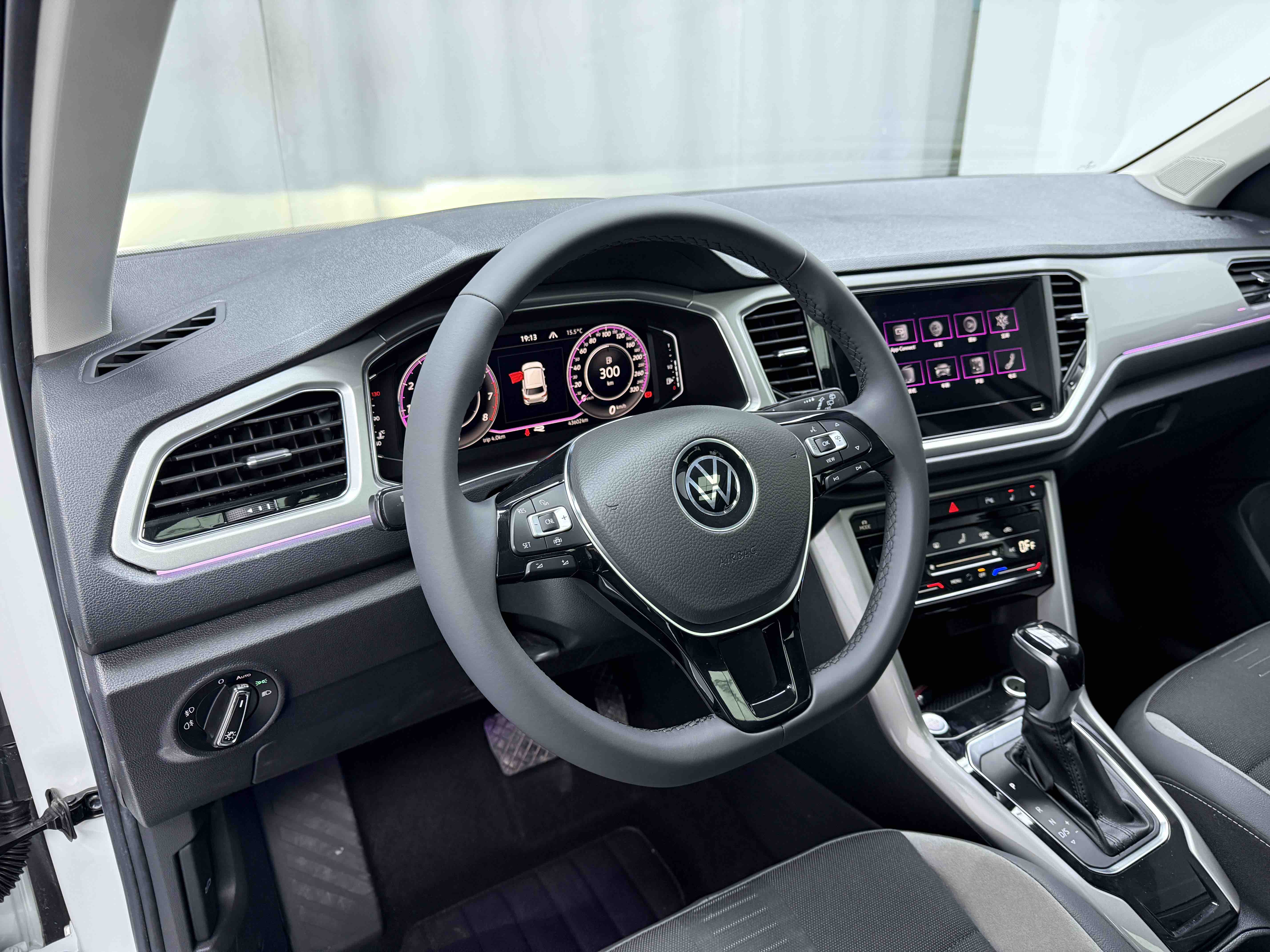 T-Roc 2022 car image #7