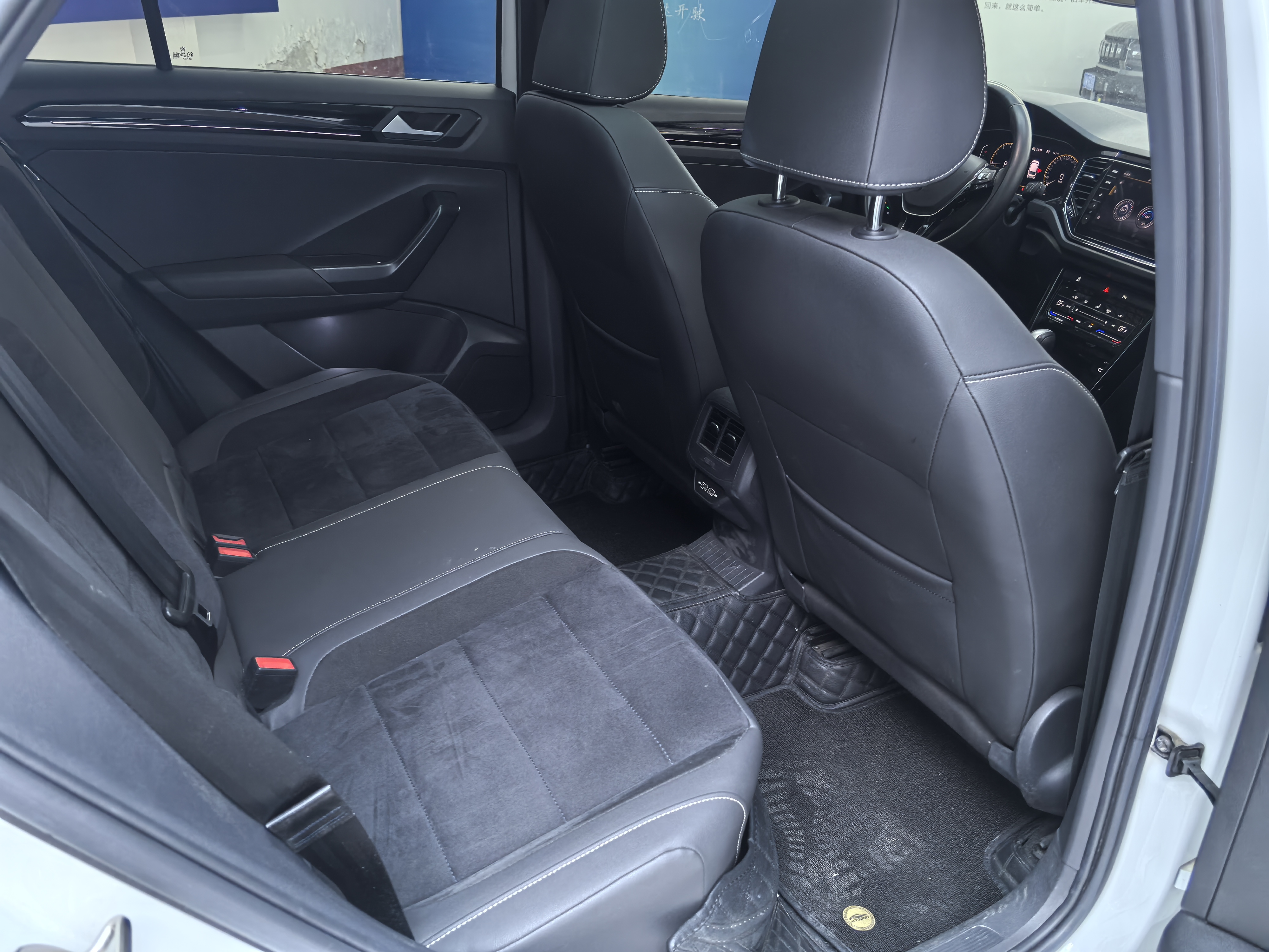 T-Roc 2022 car image #7