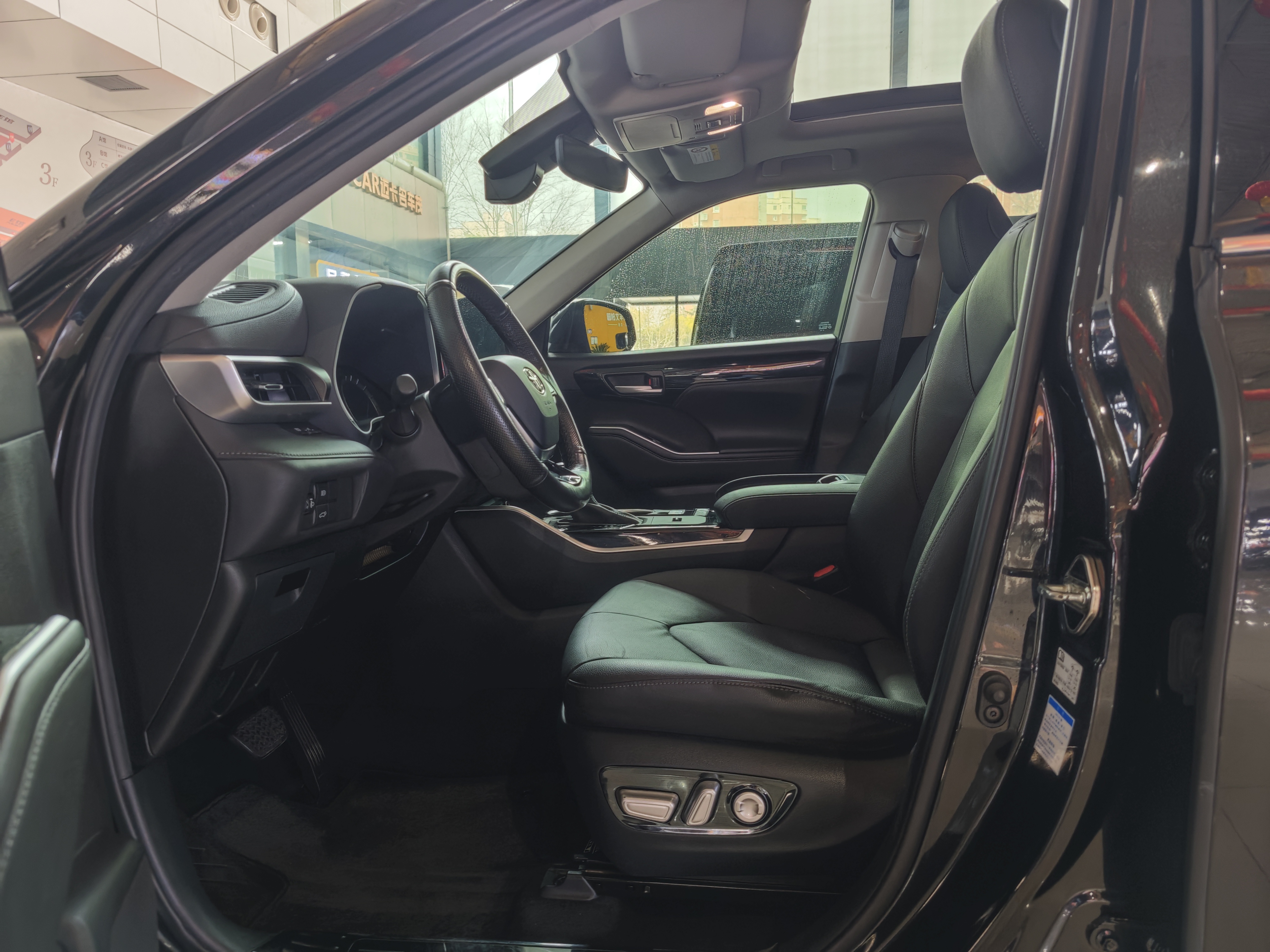 Toyota Highlander 2021 car image #7