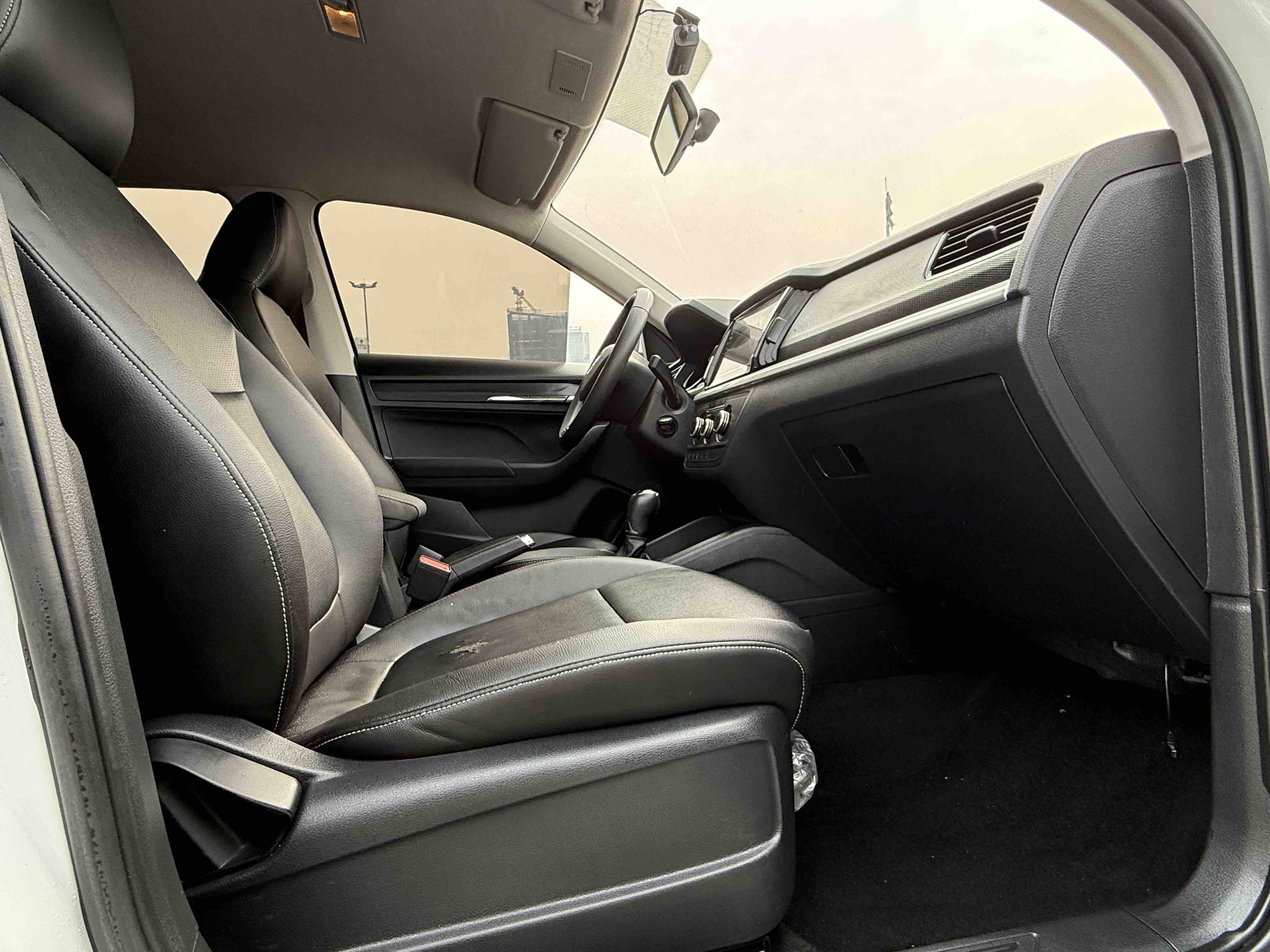 Skoda Kamiq 2021 car image #7