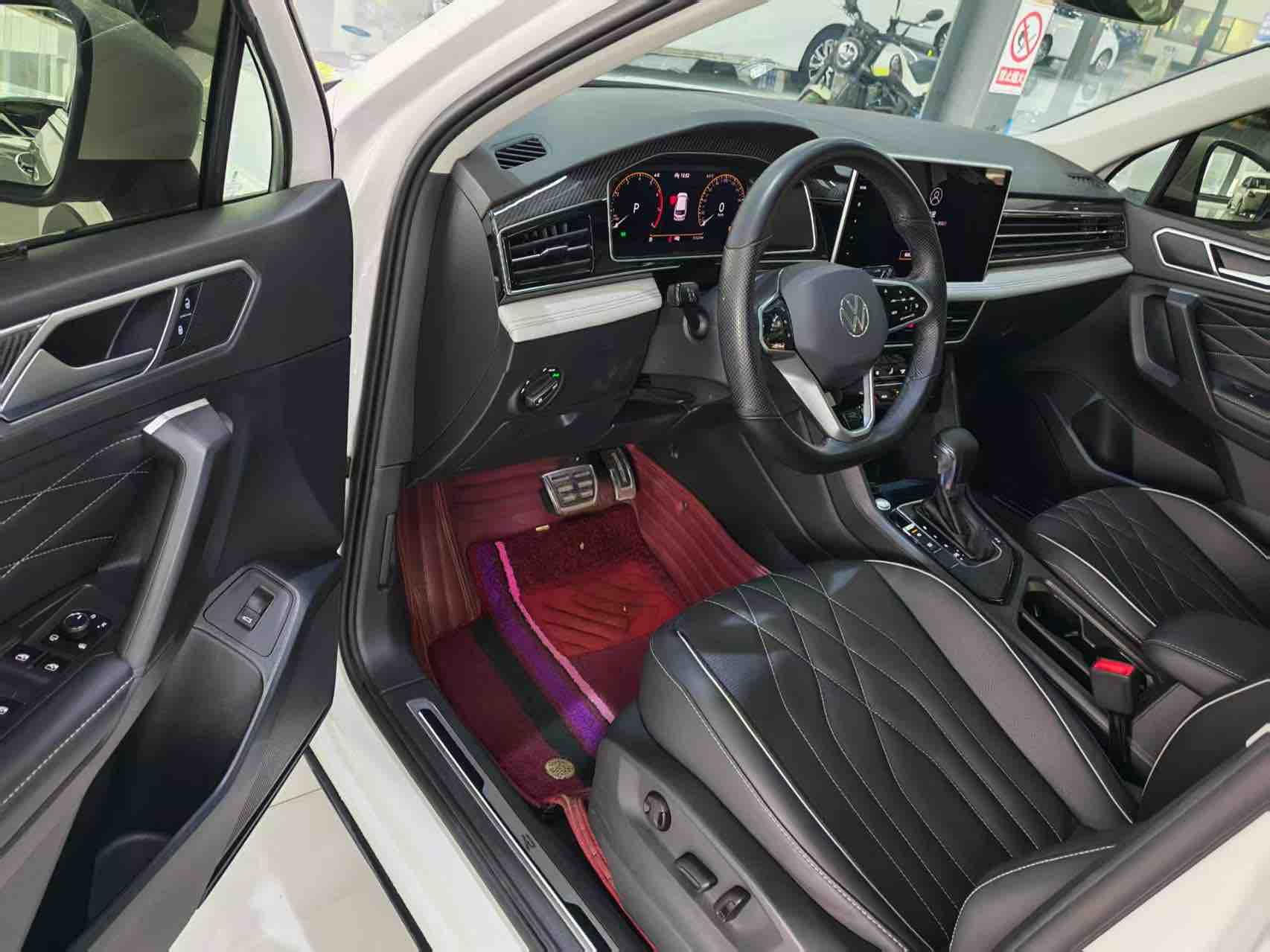 Volkswagen Tiguan L 2022 car image #7