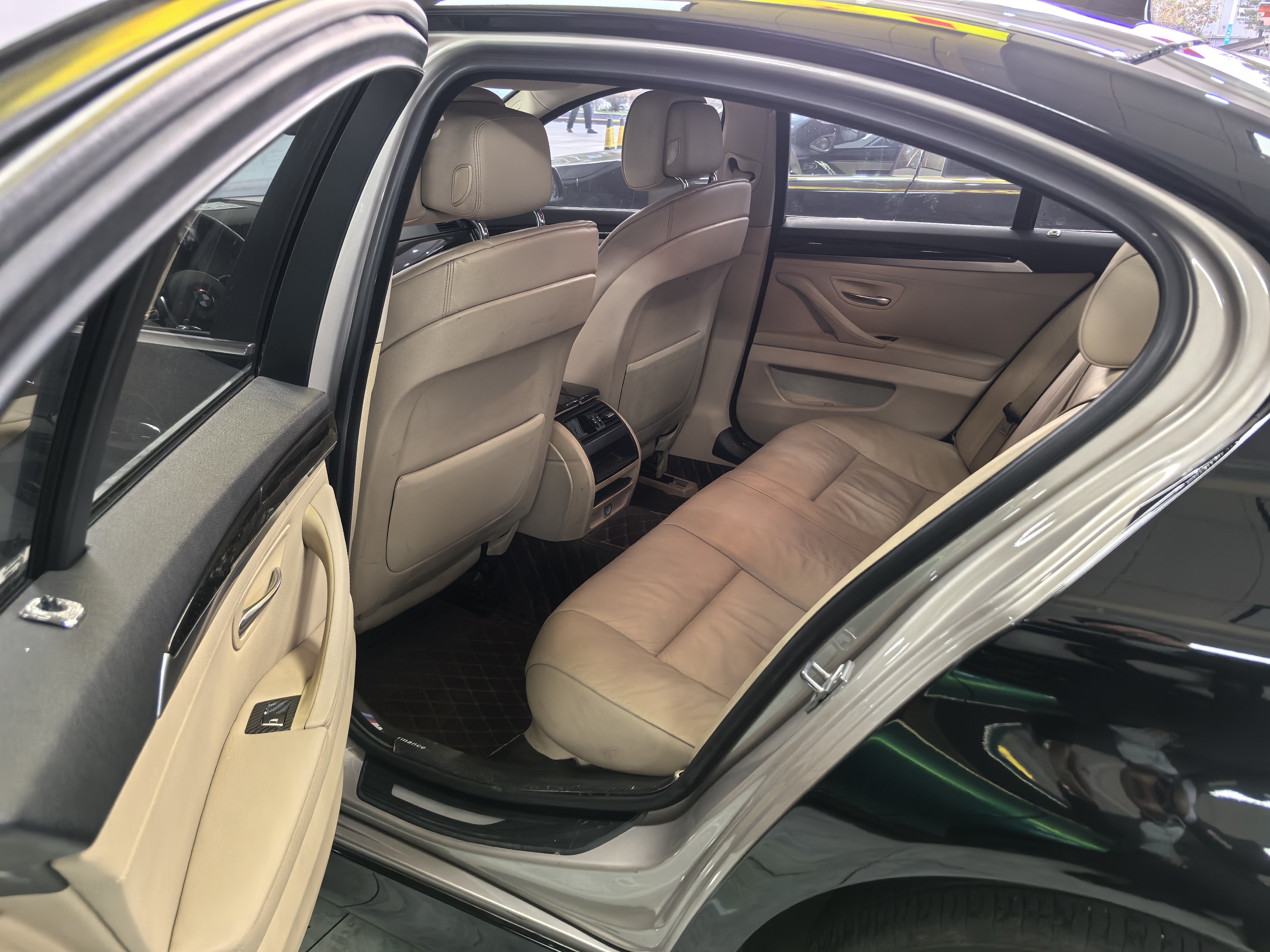BMW 5 Series 2012 #7 BMW 5 Series 2012 car image #7