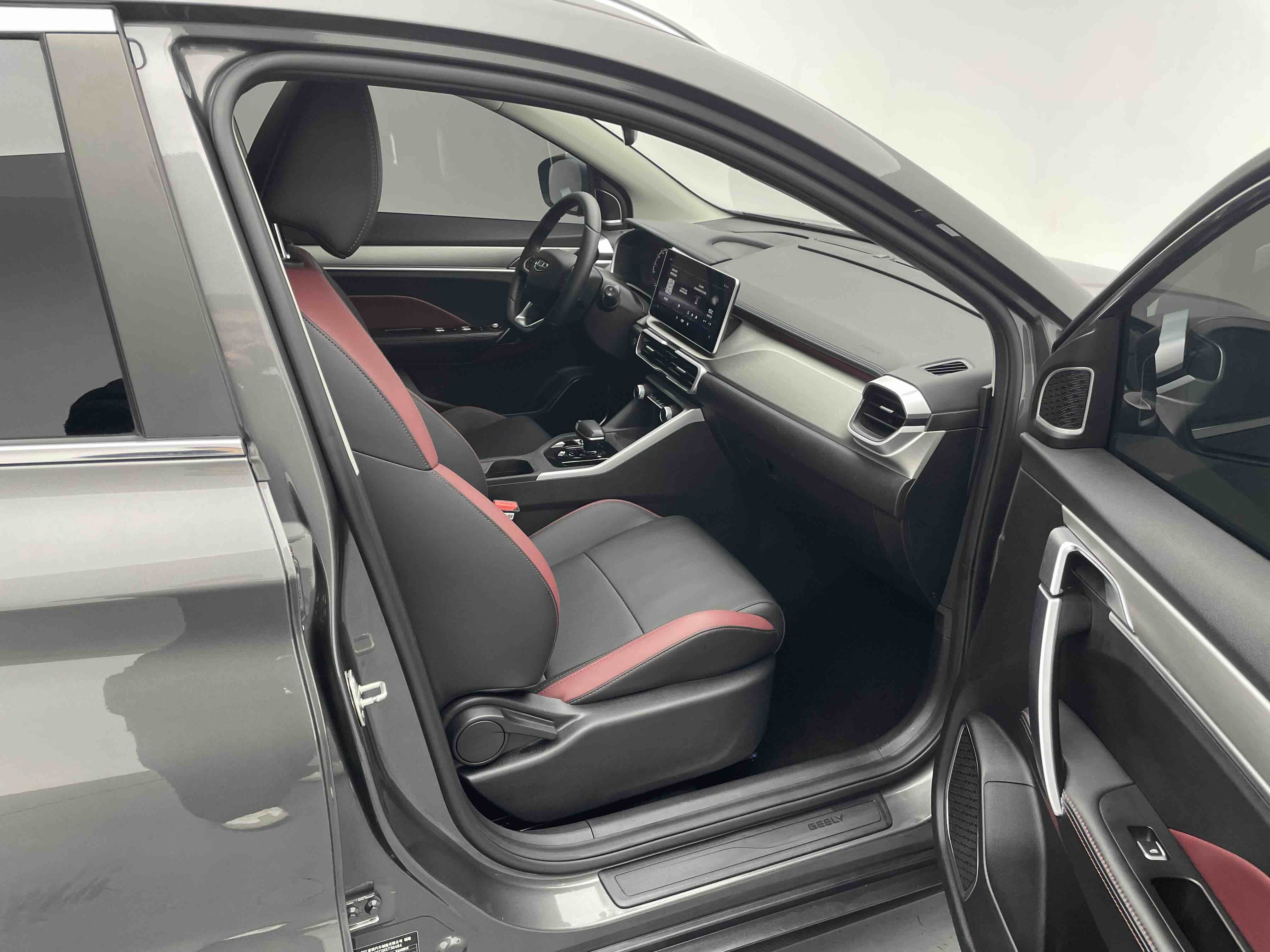 GEELY Coolray 2022 car image #7