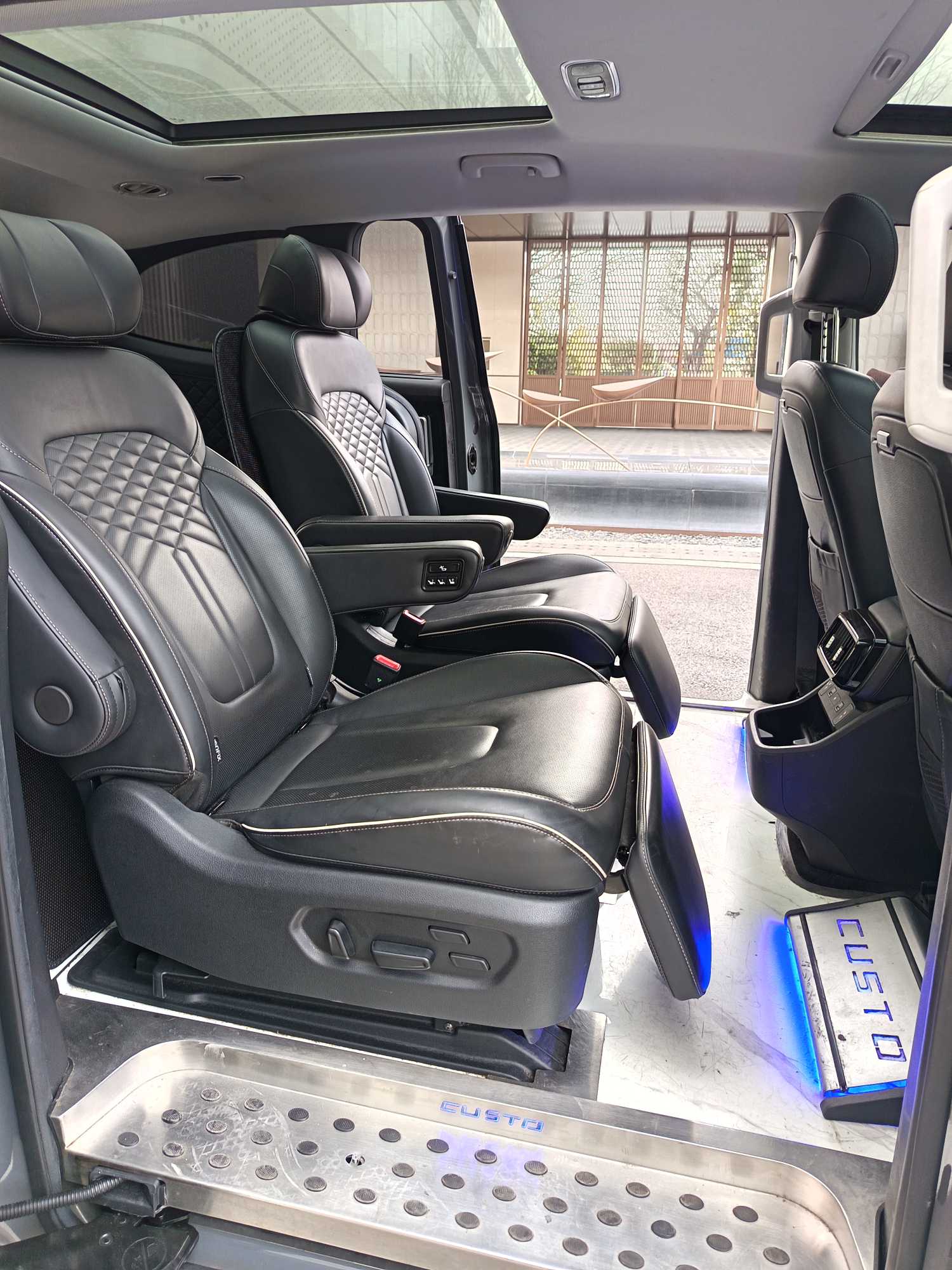 Hyundai Custo 2023 car image #7