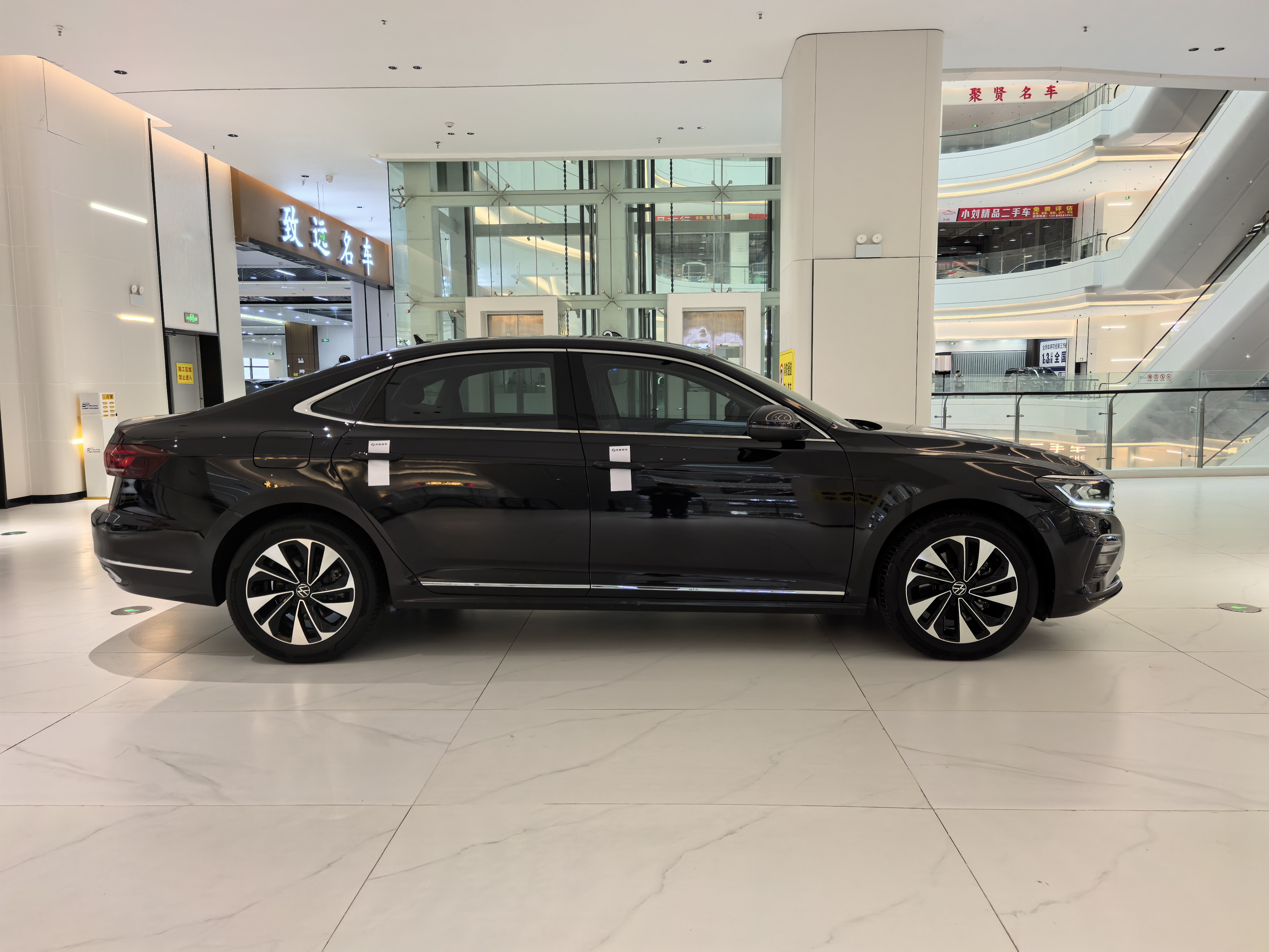 Volkswagen Passat 2021 car image #7
