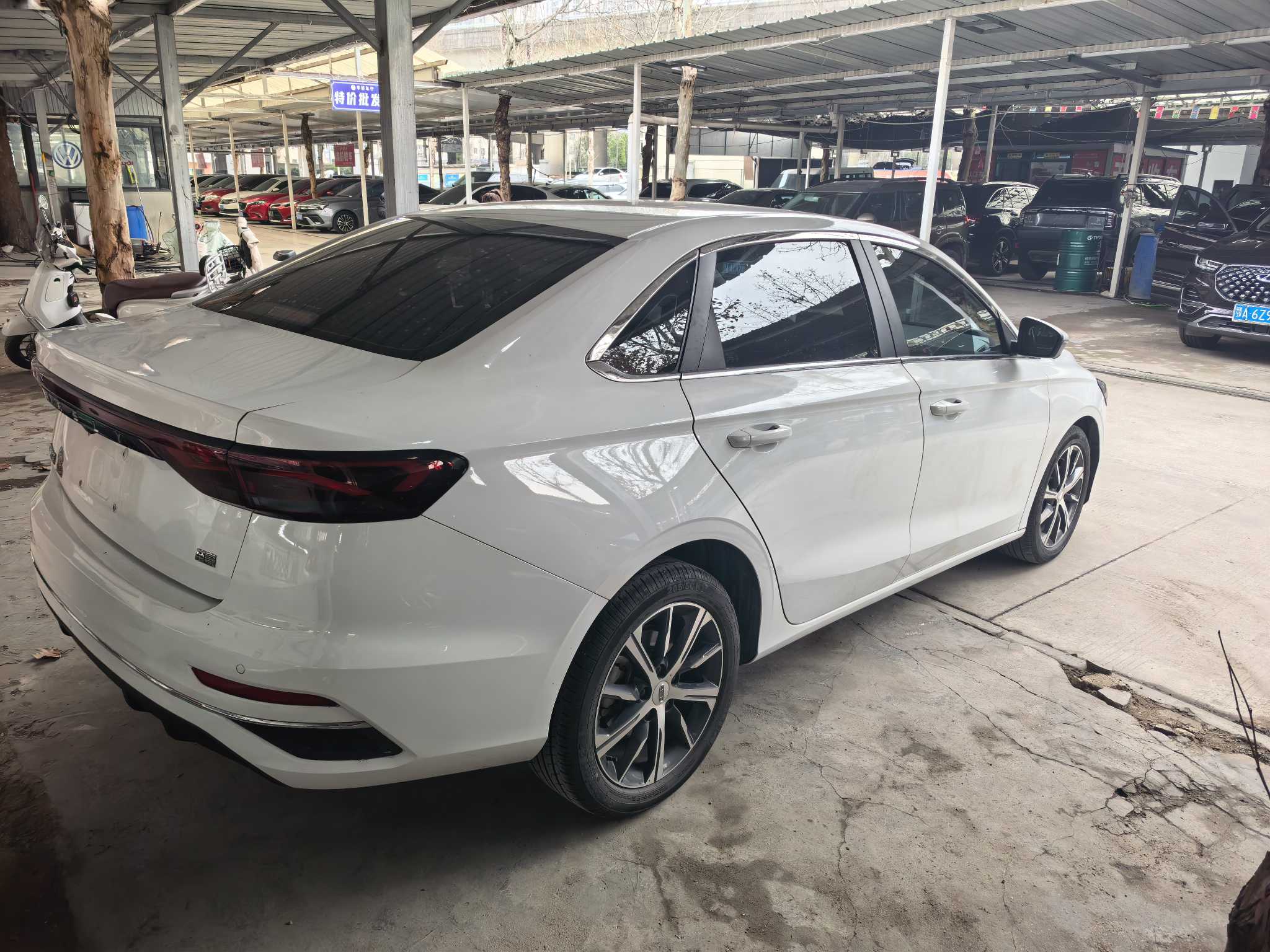 Emgrand 2022 car image #7