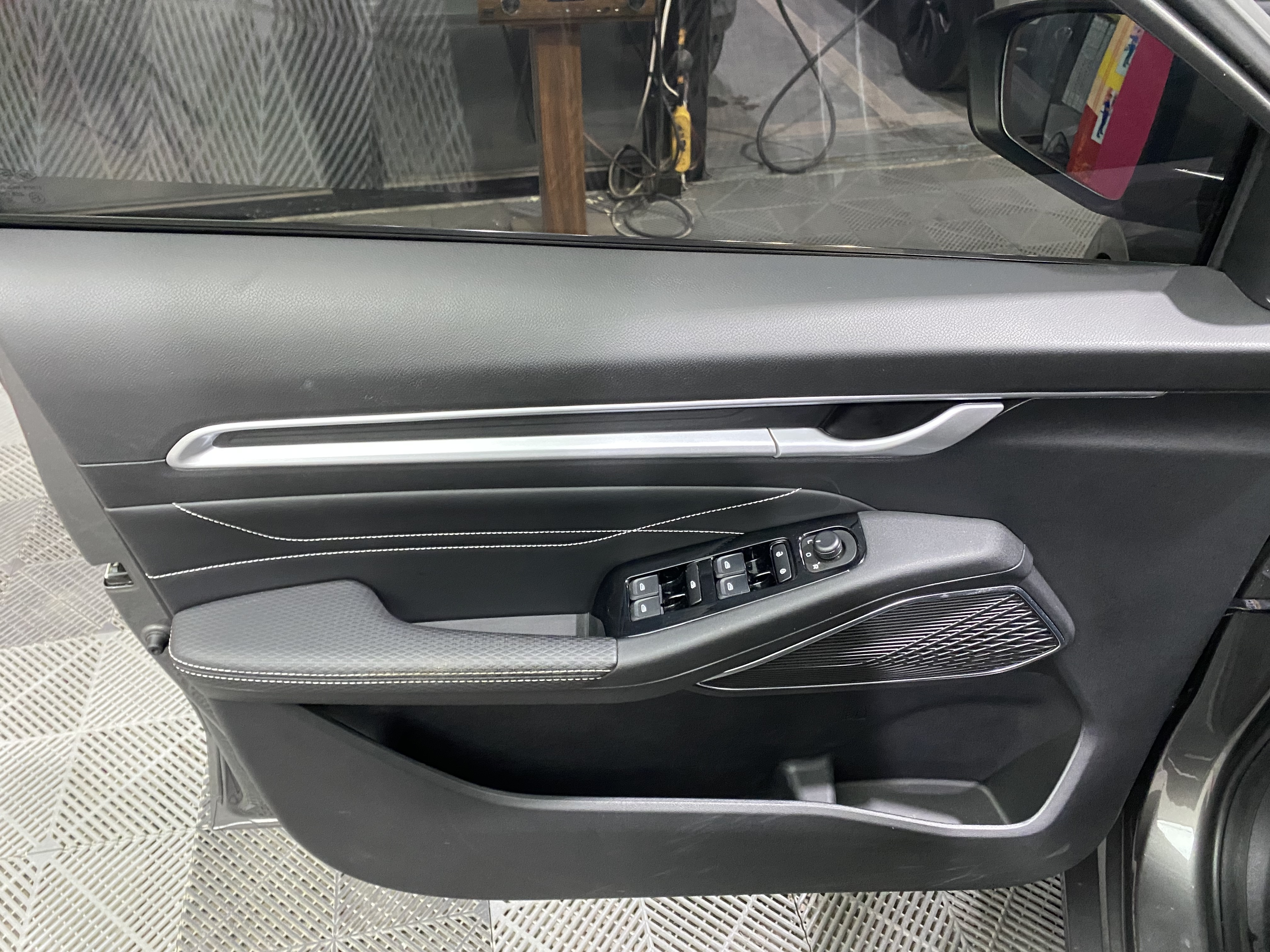 Emgrand 2023 car image #7