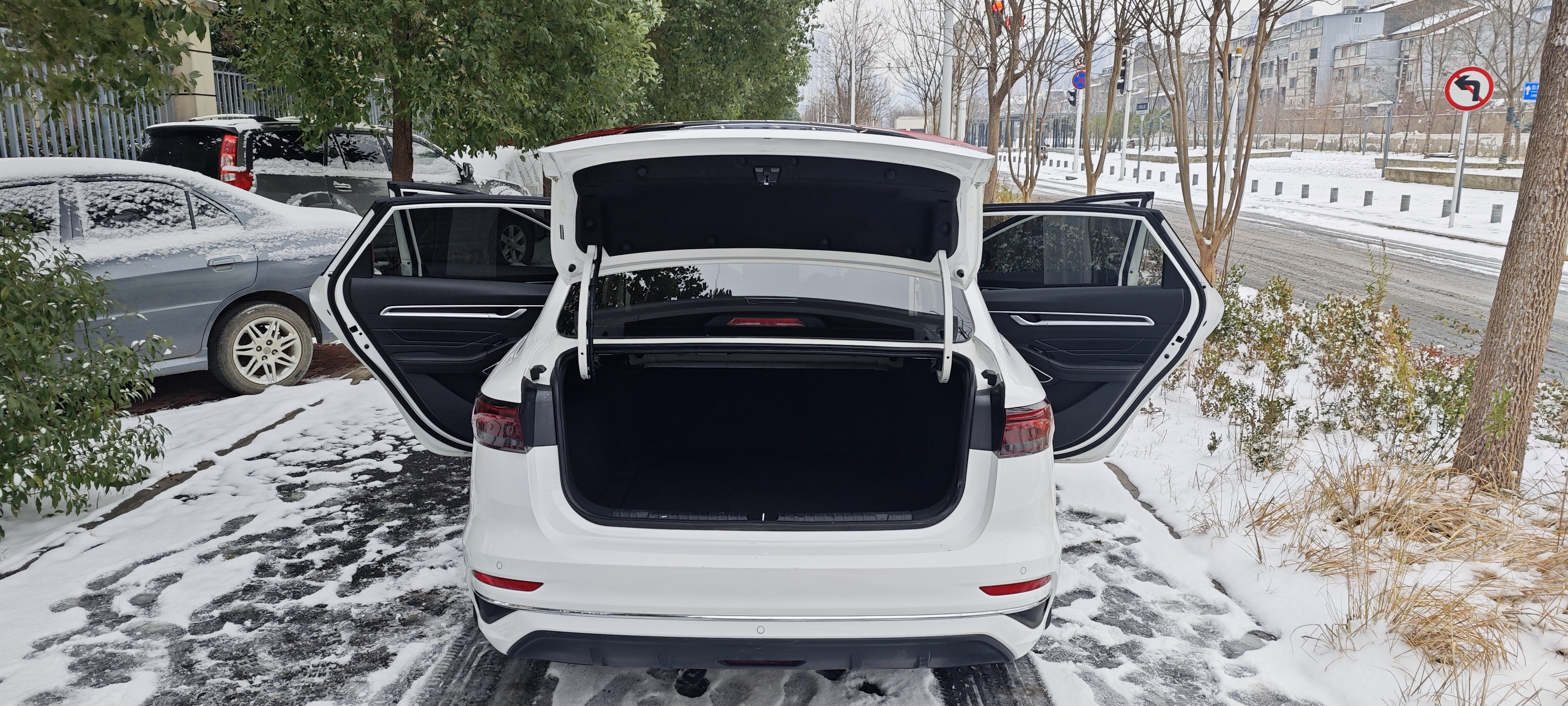 GEELY Emgrand 2022 #7 GEELY Emgrand 2022 car image #7