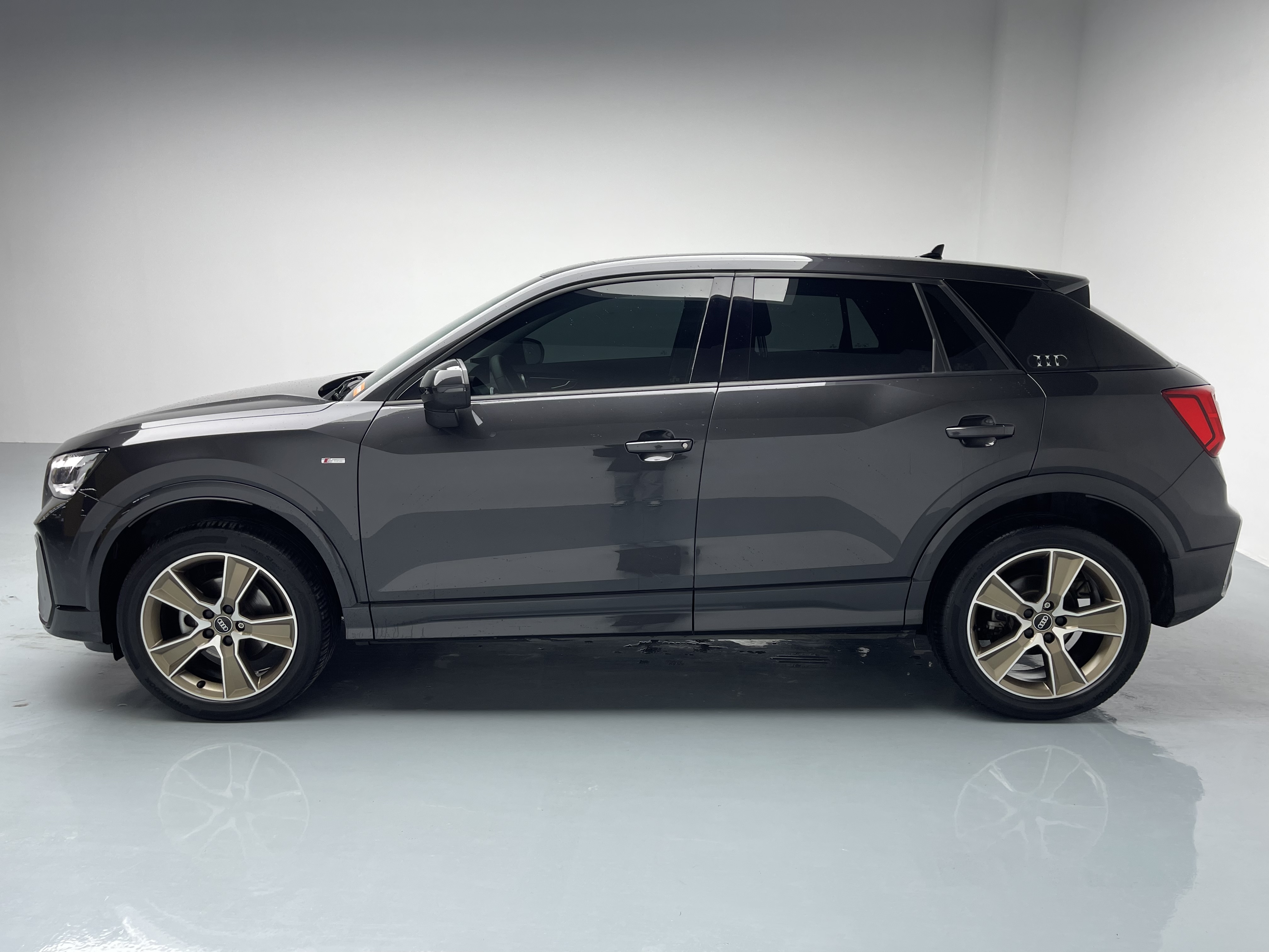 Q2L 2022 car image #7