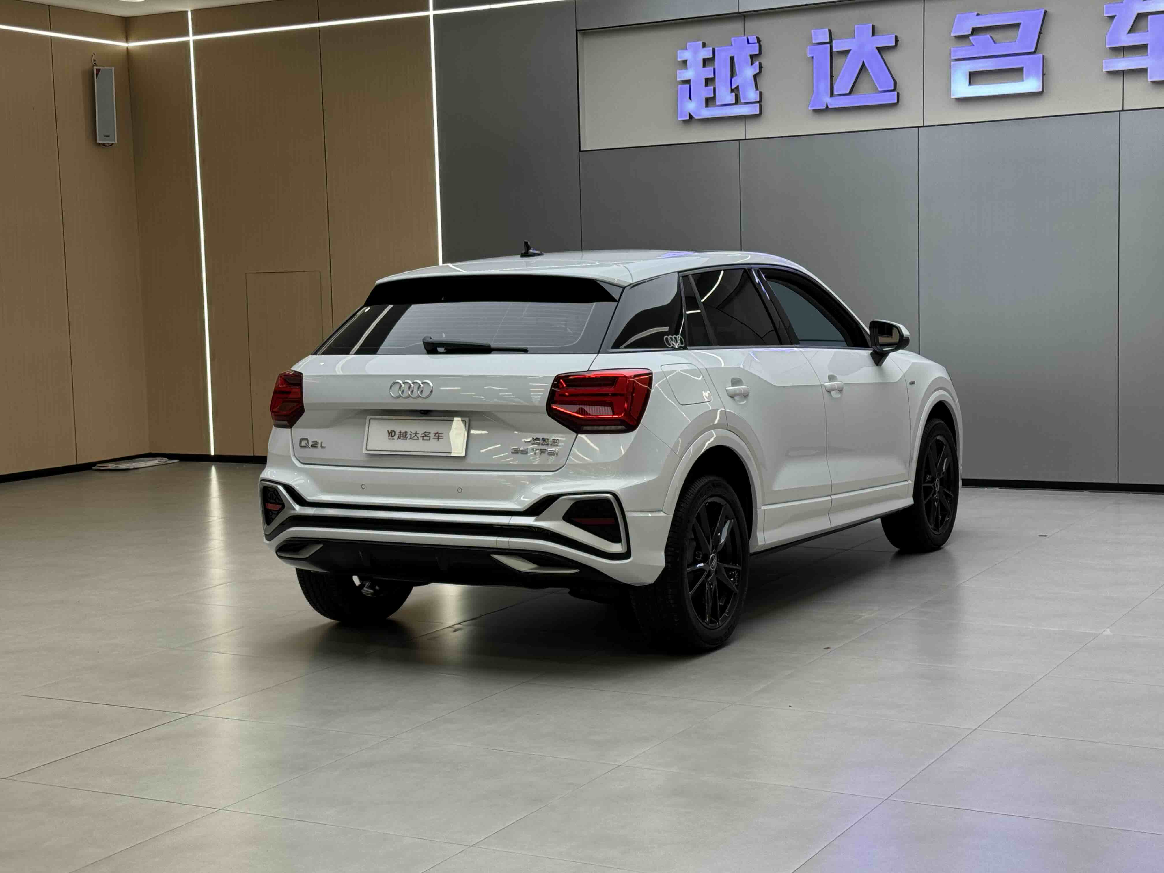 Audi Q2L 2023 изображение автомобиля #7