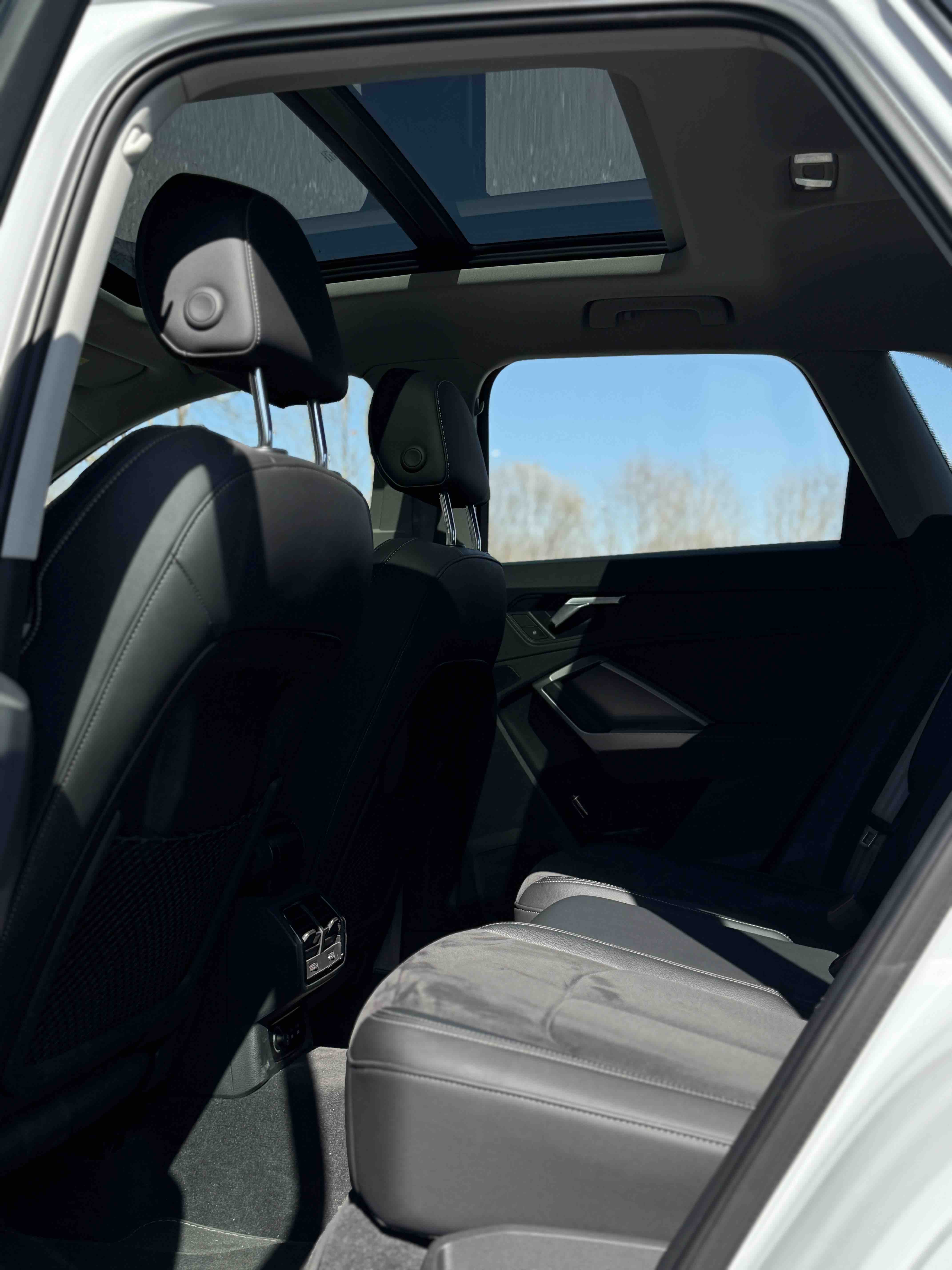 Audi Q3 2023 car image #7