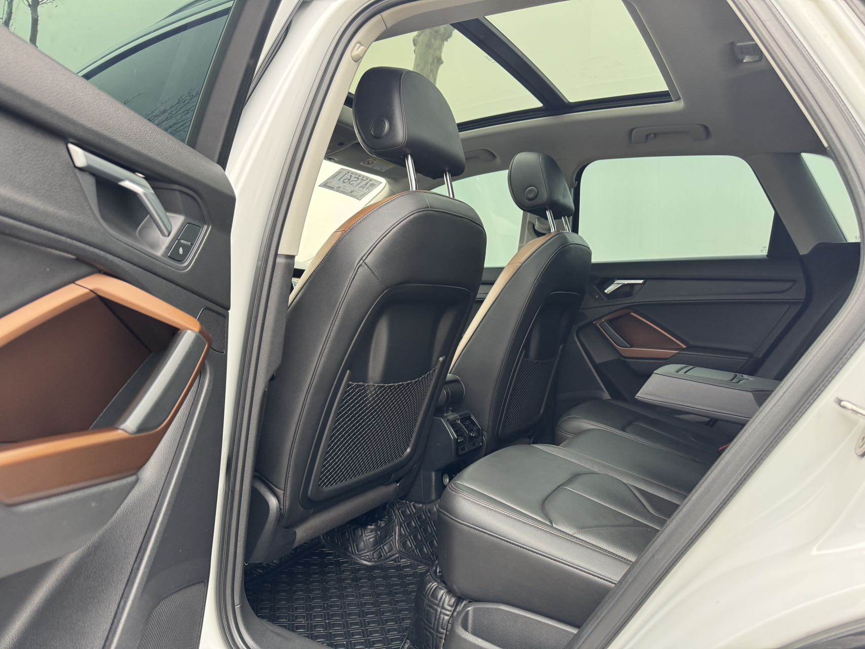 Audi Q3 2023 car image #7