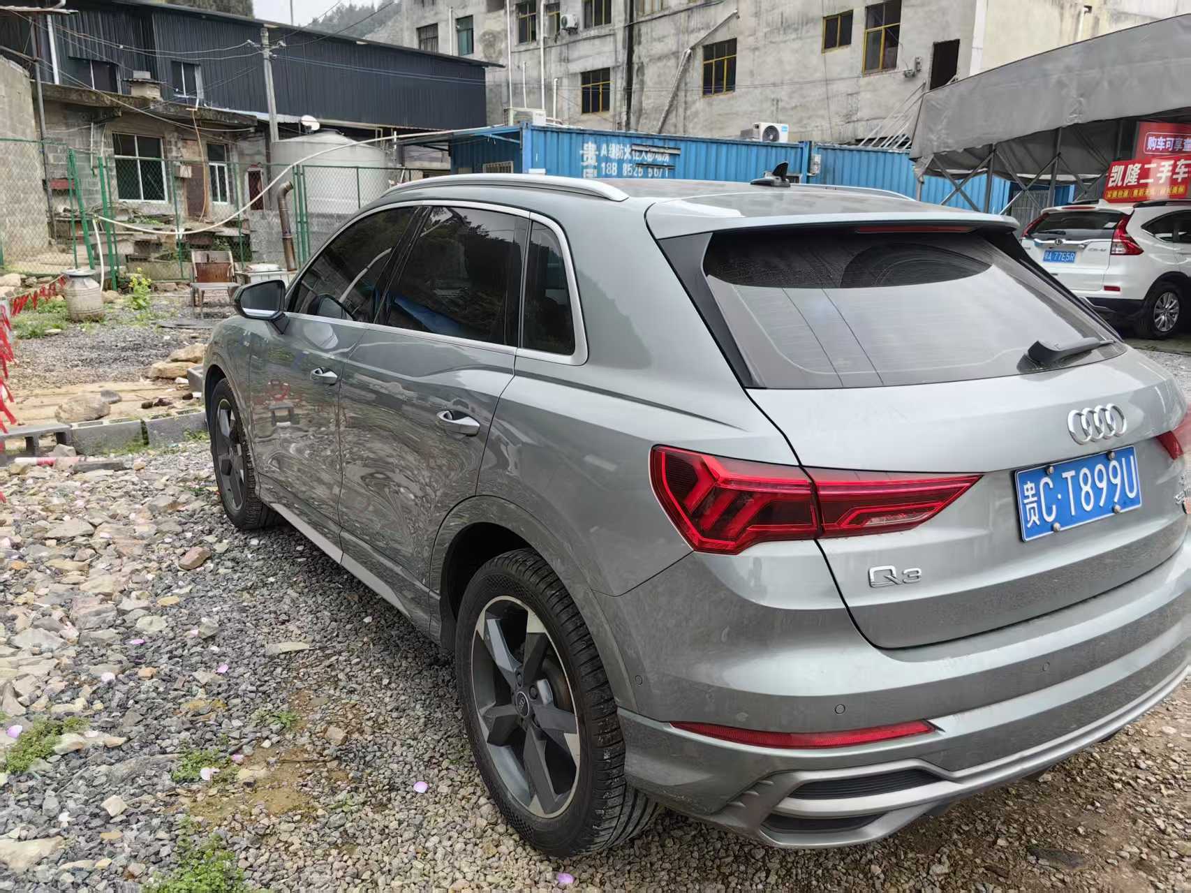 Audi Q3 2021 car image #7