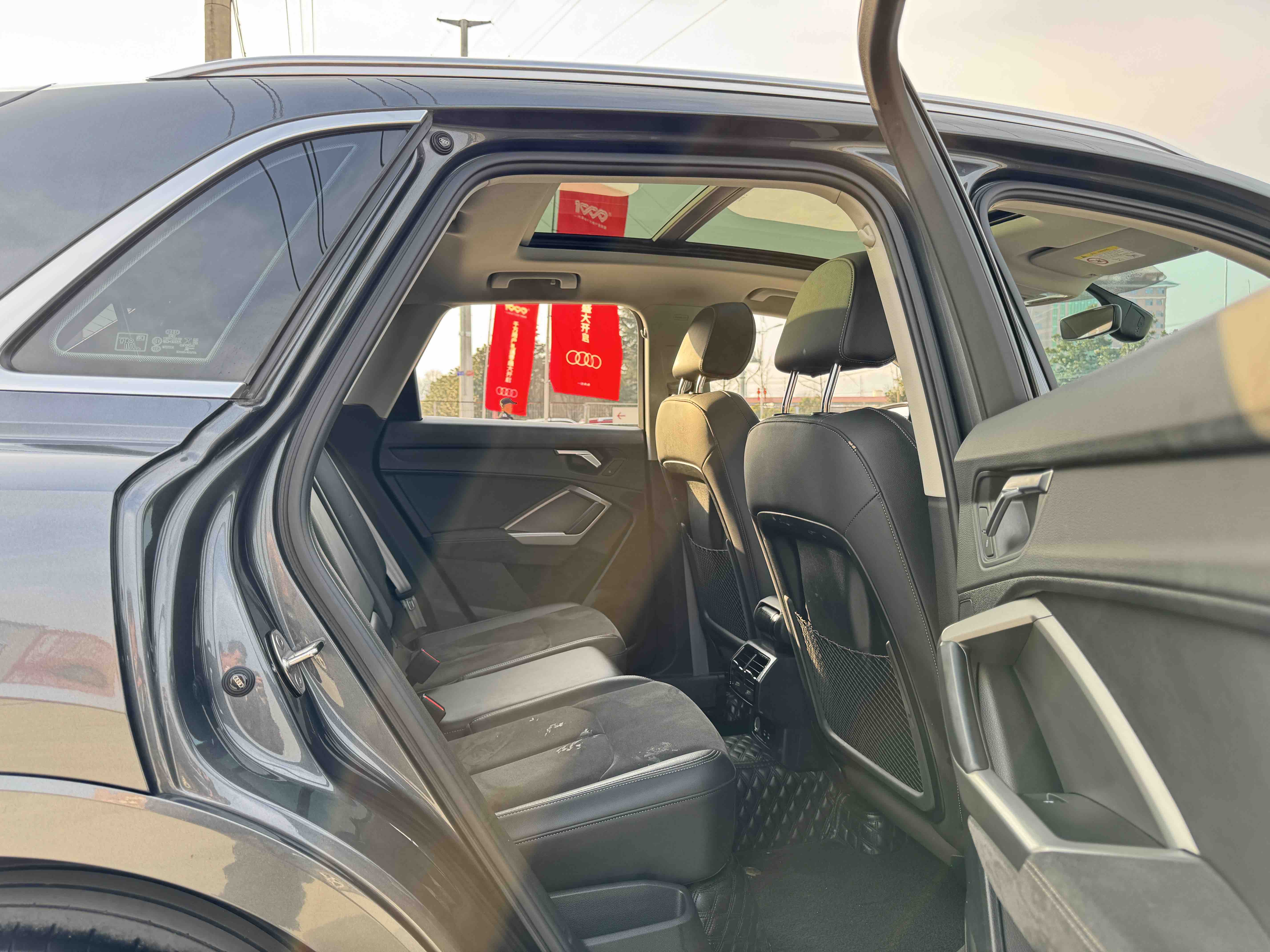 Audi Q3 2023 car image #7
