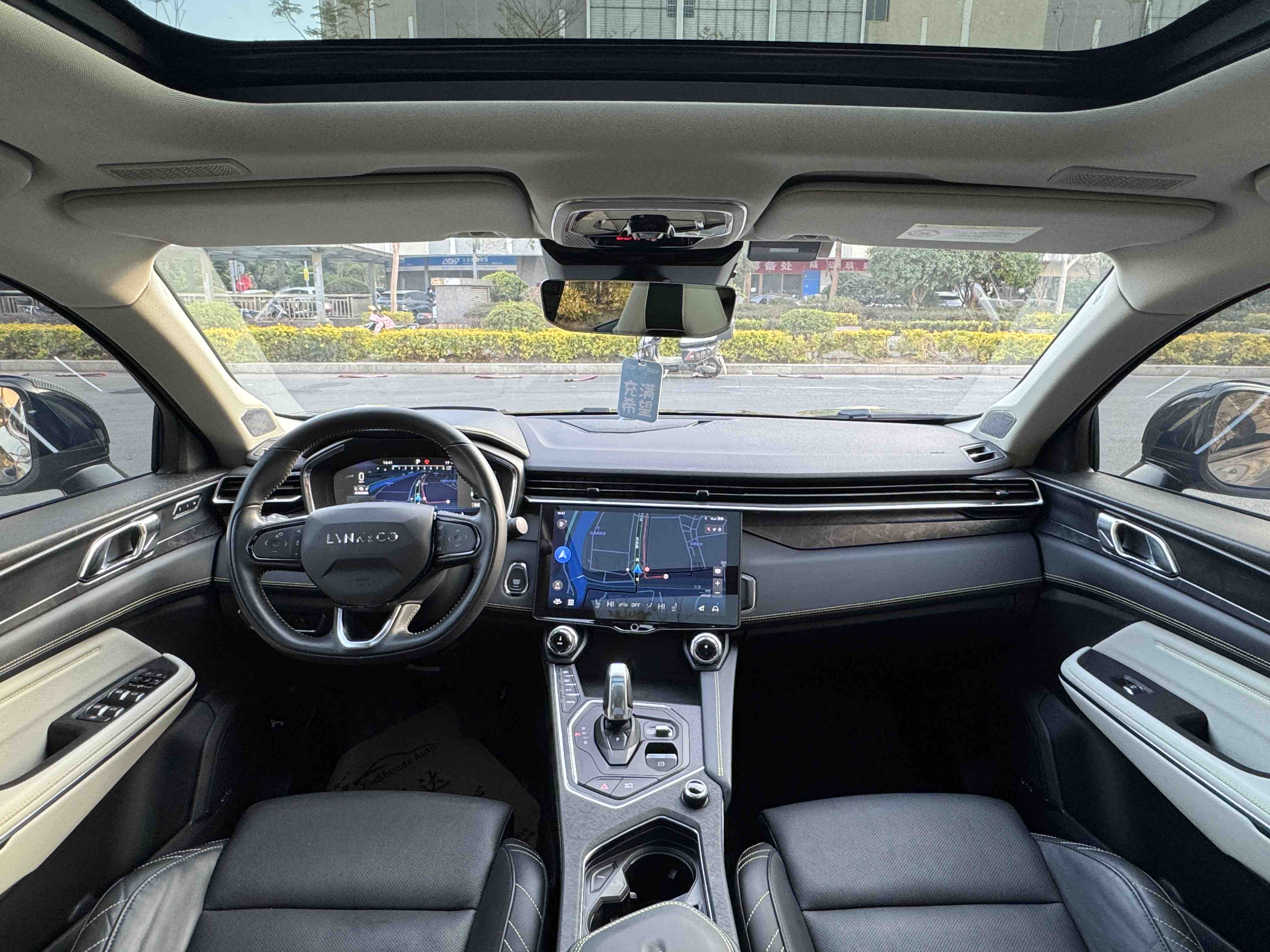Lynk & Co 05 2021 car image #7