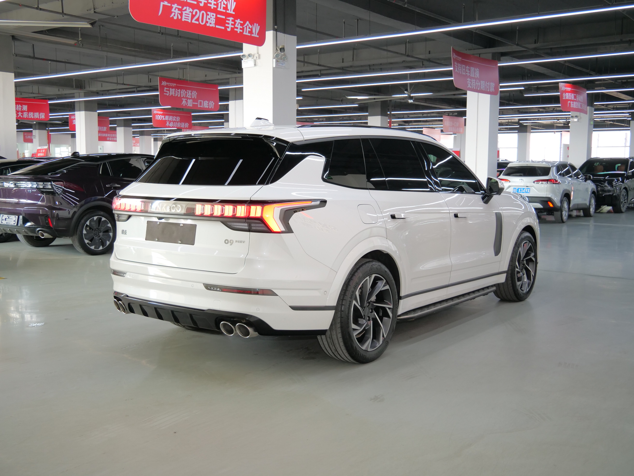Lynk & Co 09 EM-P 2022 car image #7