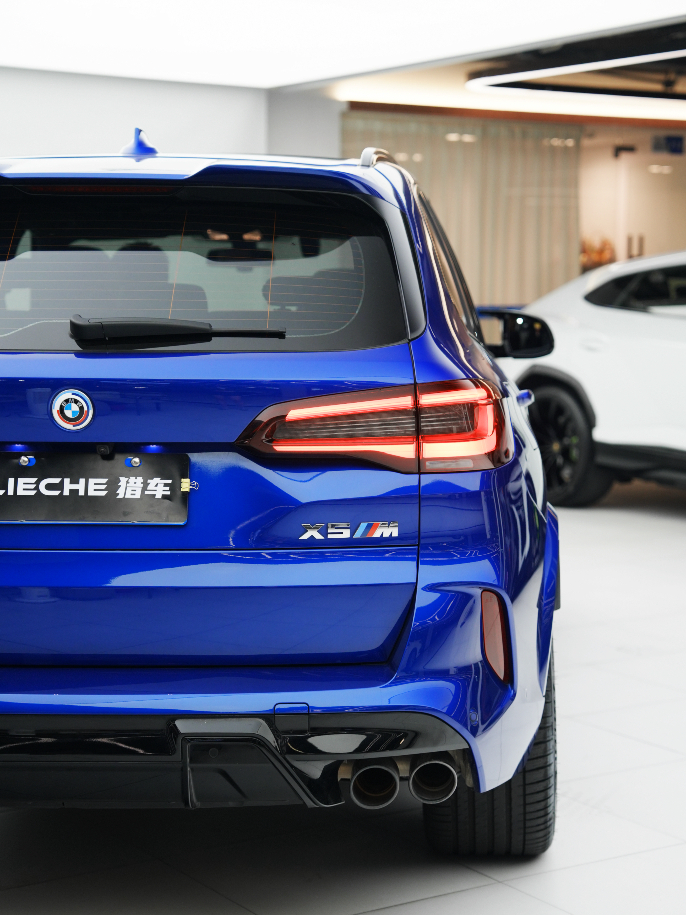 BMW X5 M 2023 immagine di auto #7