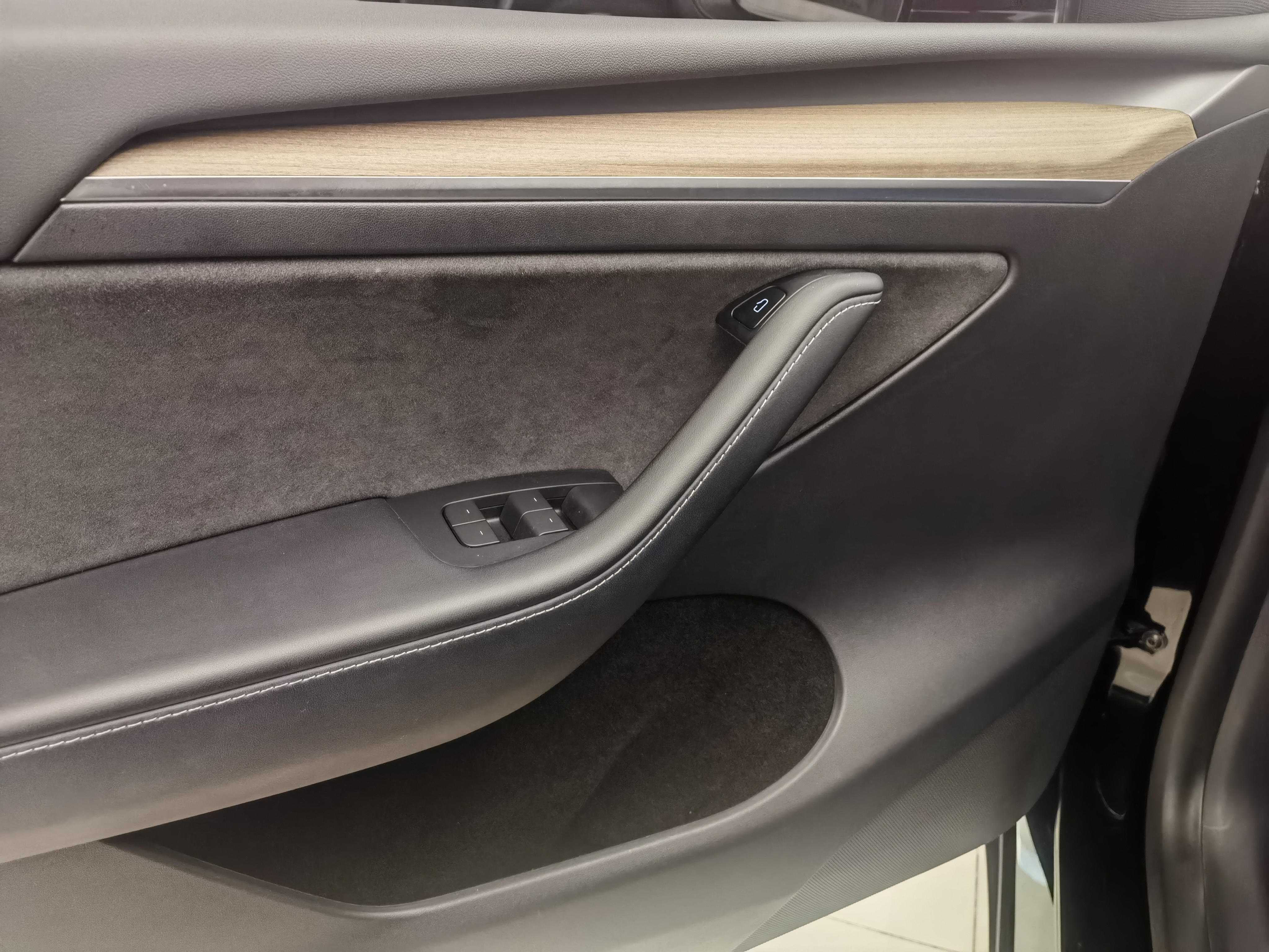 Tesla Model Y 2022 car image #7