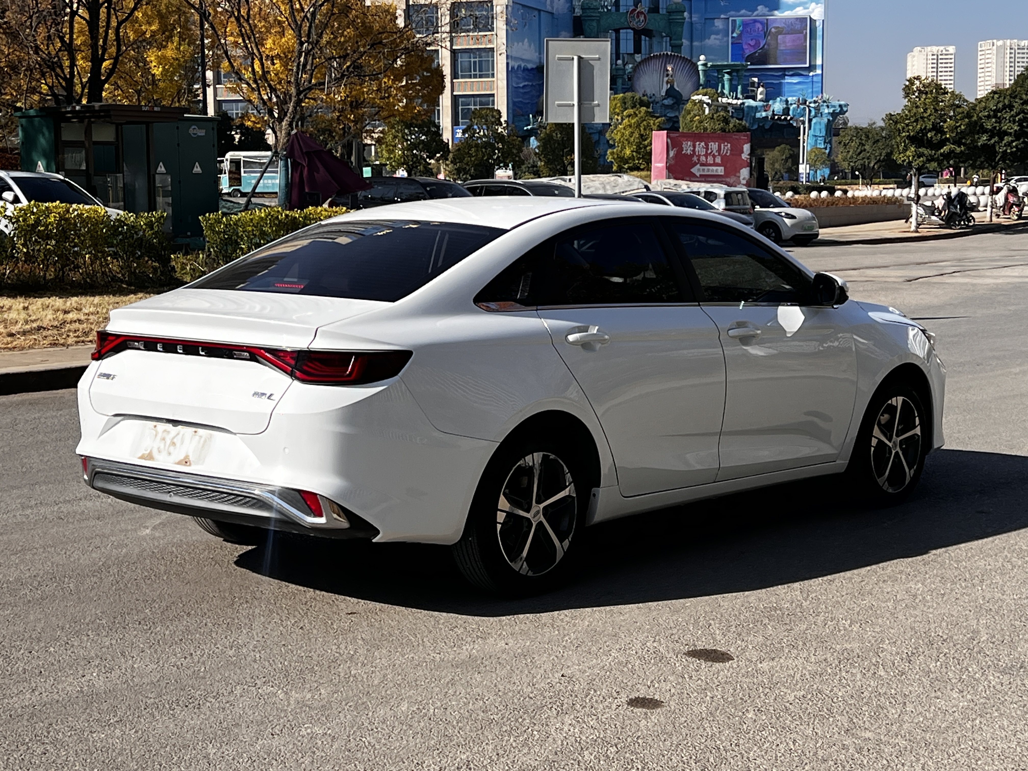 GEELY Emgrand L 2022 immagine di auto #7