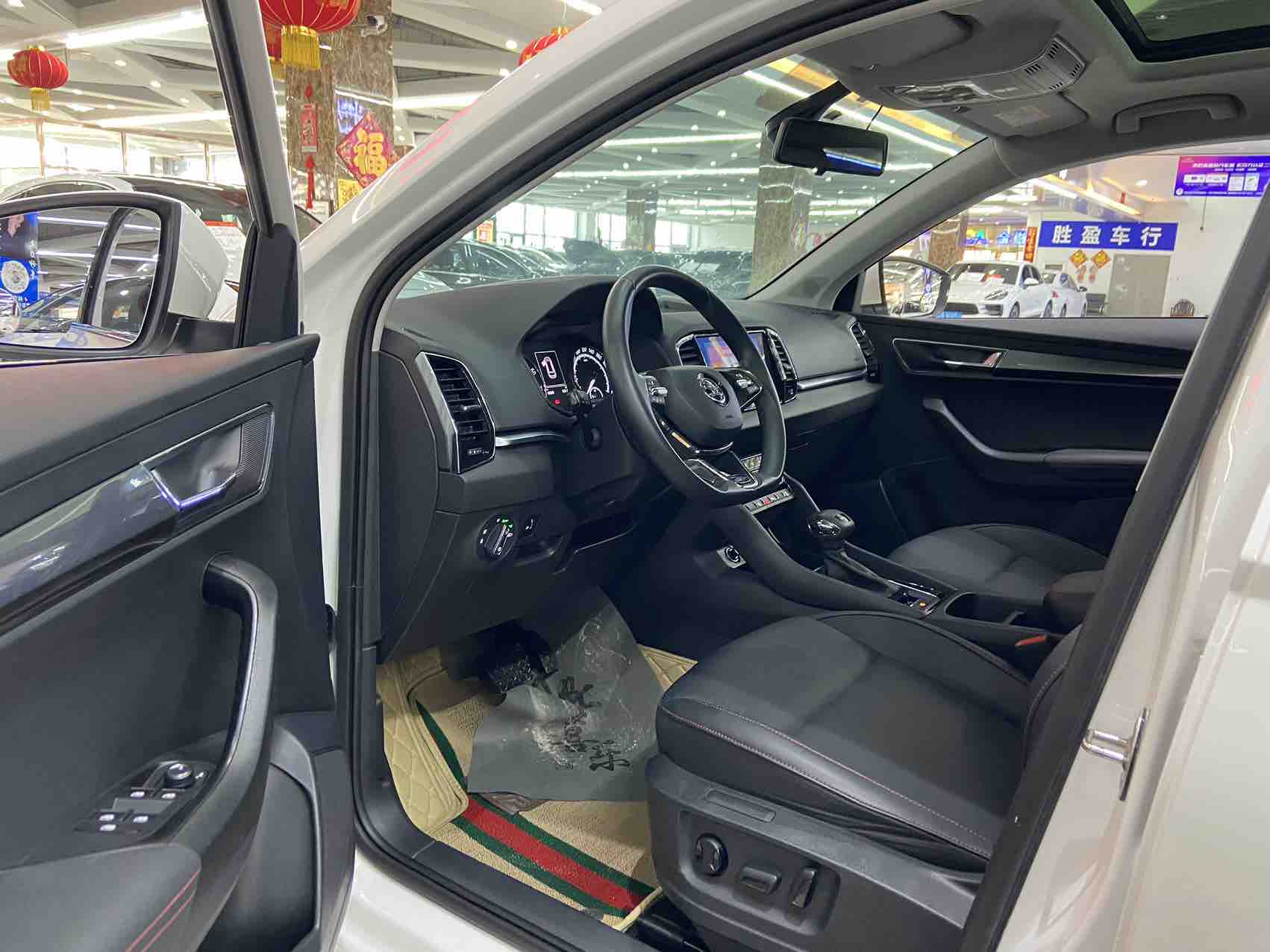 Skoda Karoq 2022 car image #7