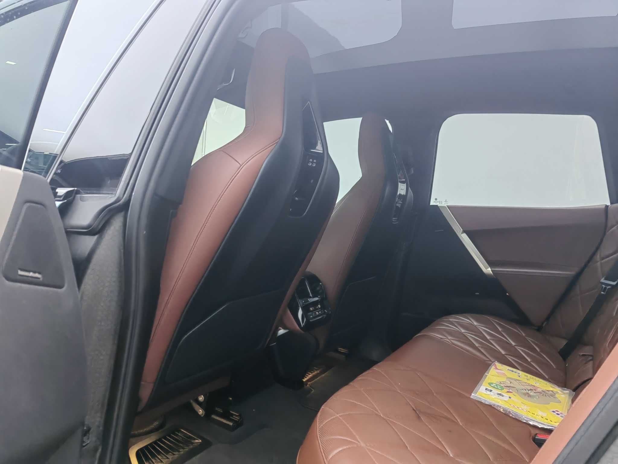 BMW iX 2022 car image #7