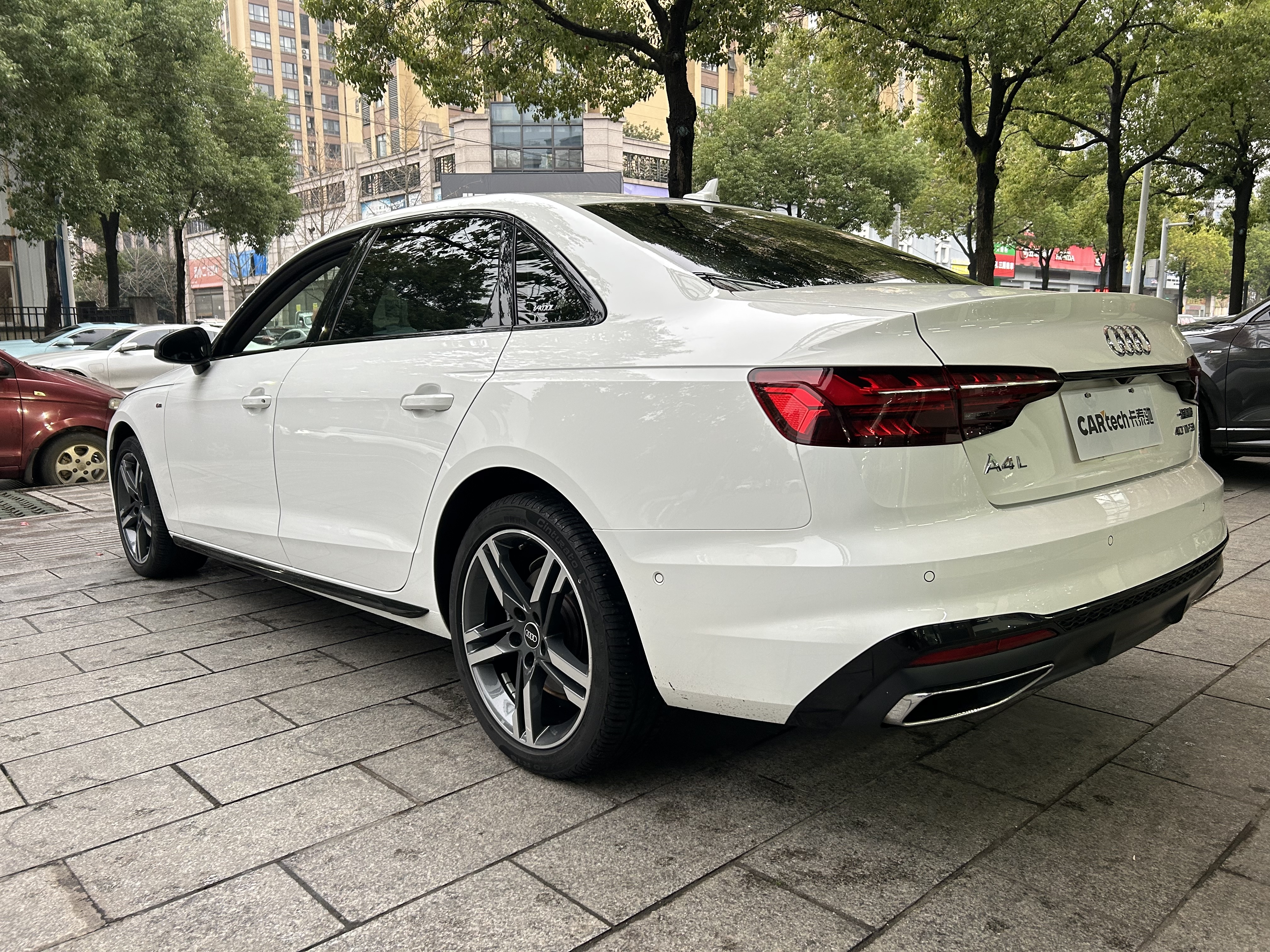 Audi A4L 2022 car image #7