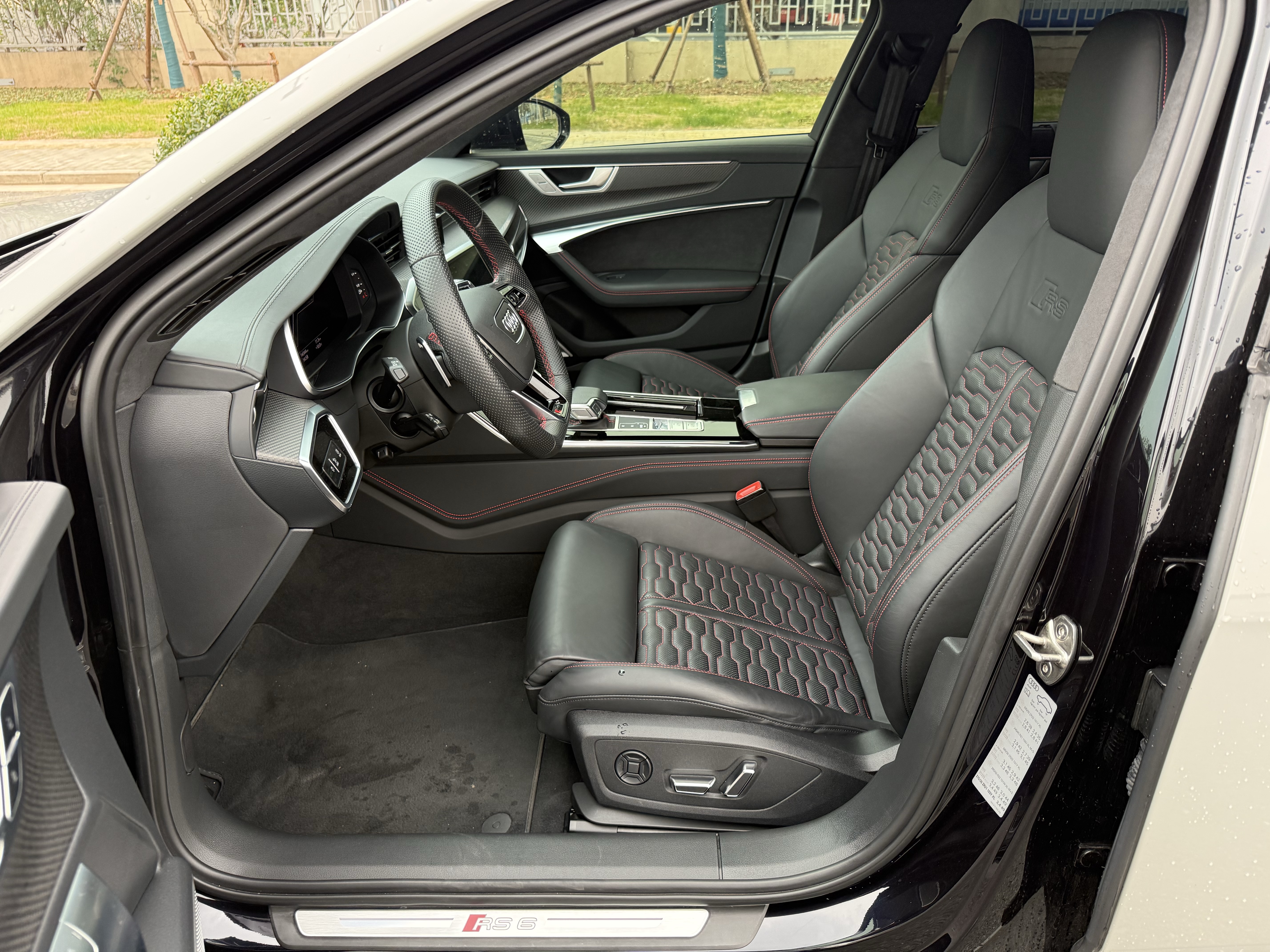 Audi RS 6 2022 immagine di auto #7