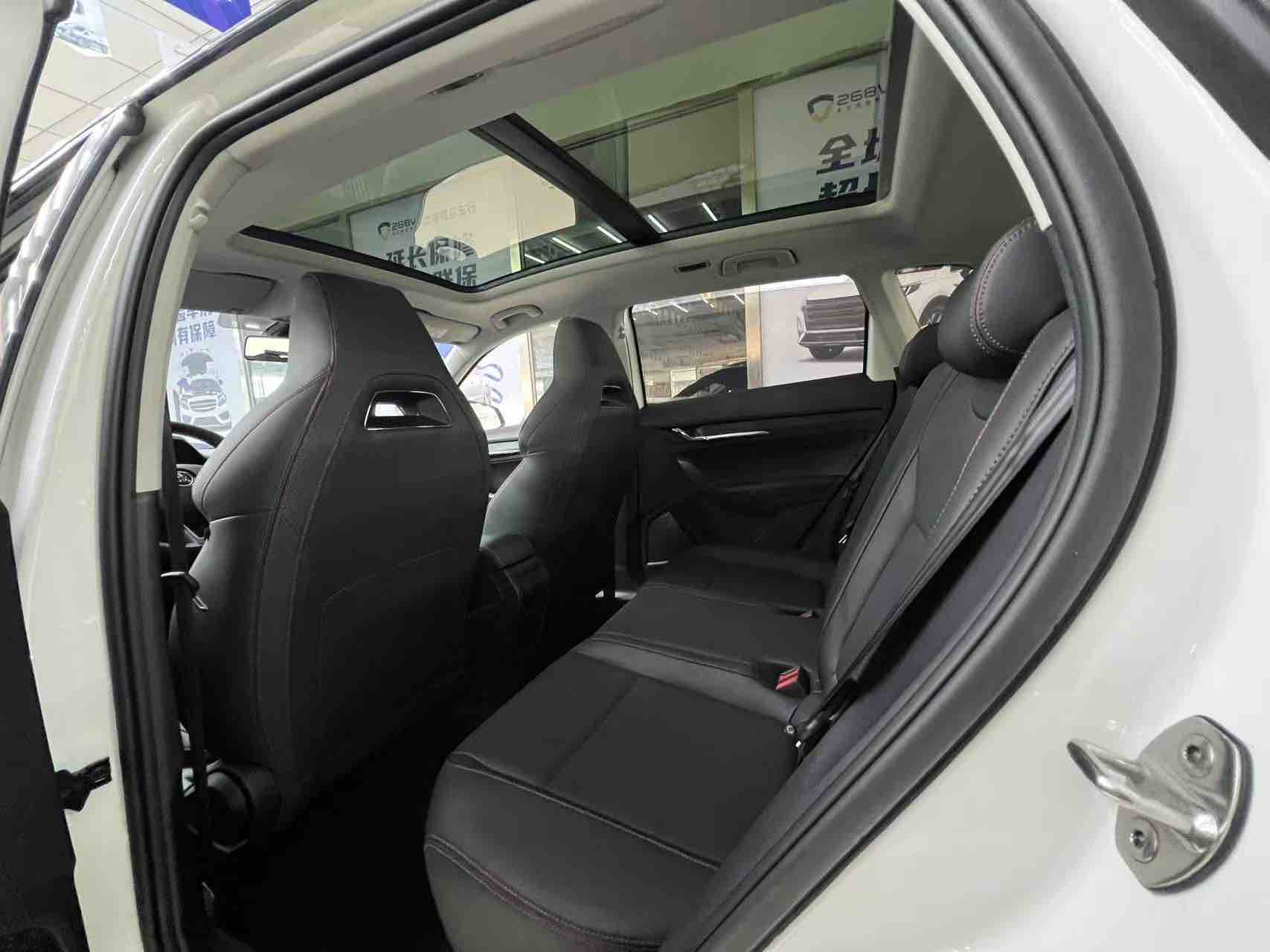 Skoda Kamiq 2023 imagem de carro #7