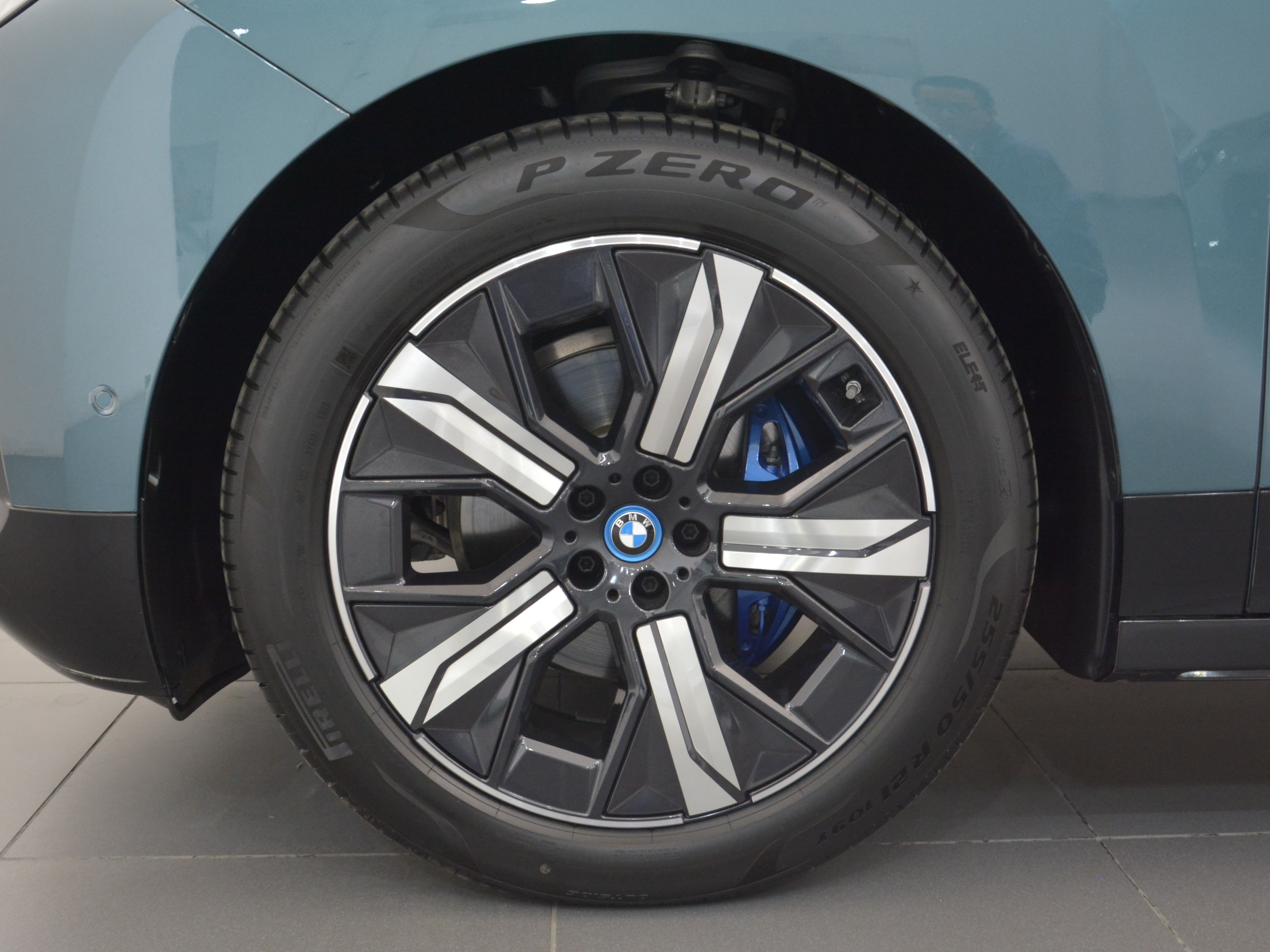 BMW iX 2023 #7 BMW iX 2023 car image #7