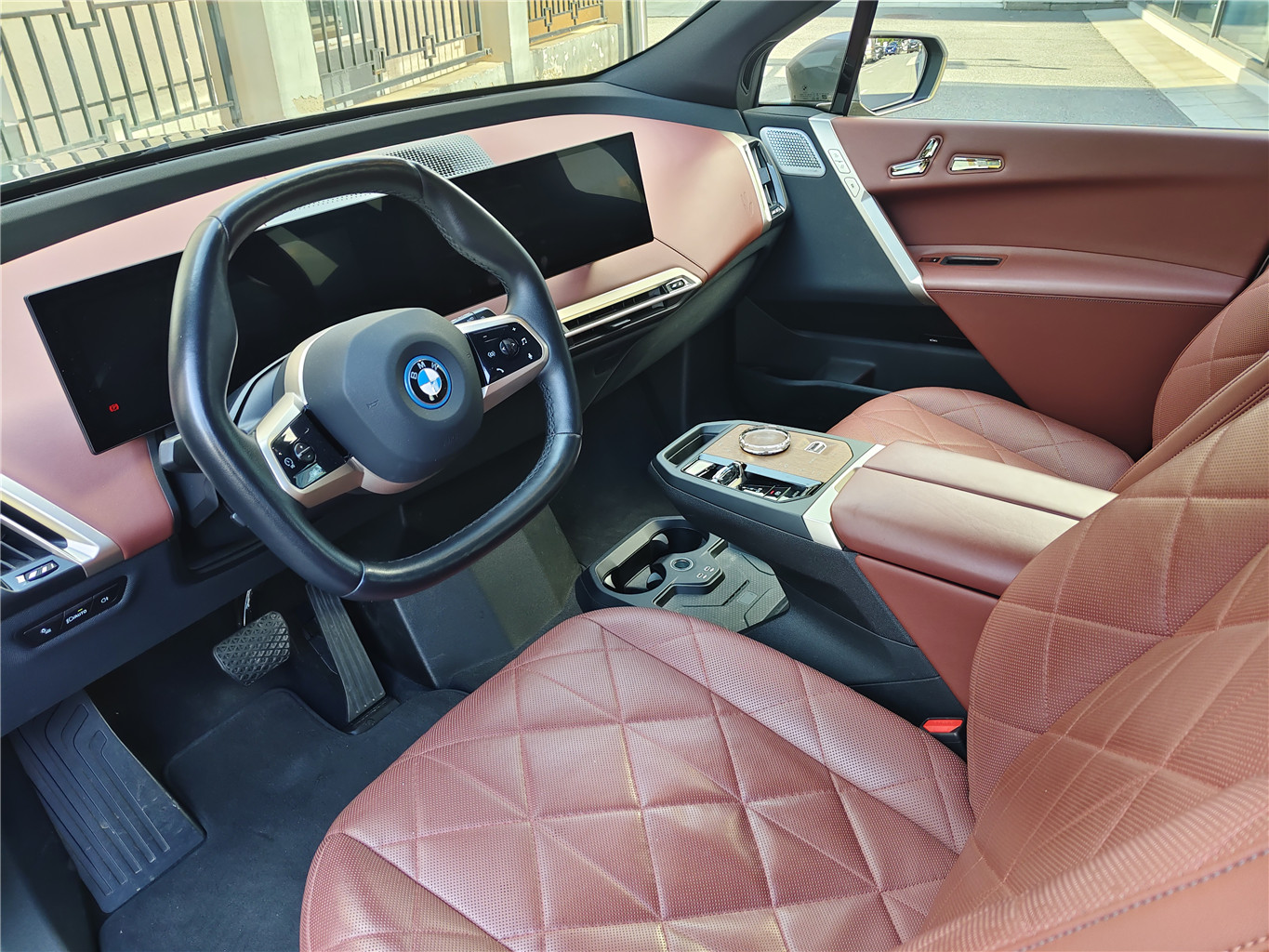 BMW iX M60 2023 #7 BMW iX M60 2023 car image #7