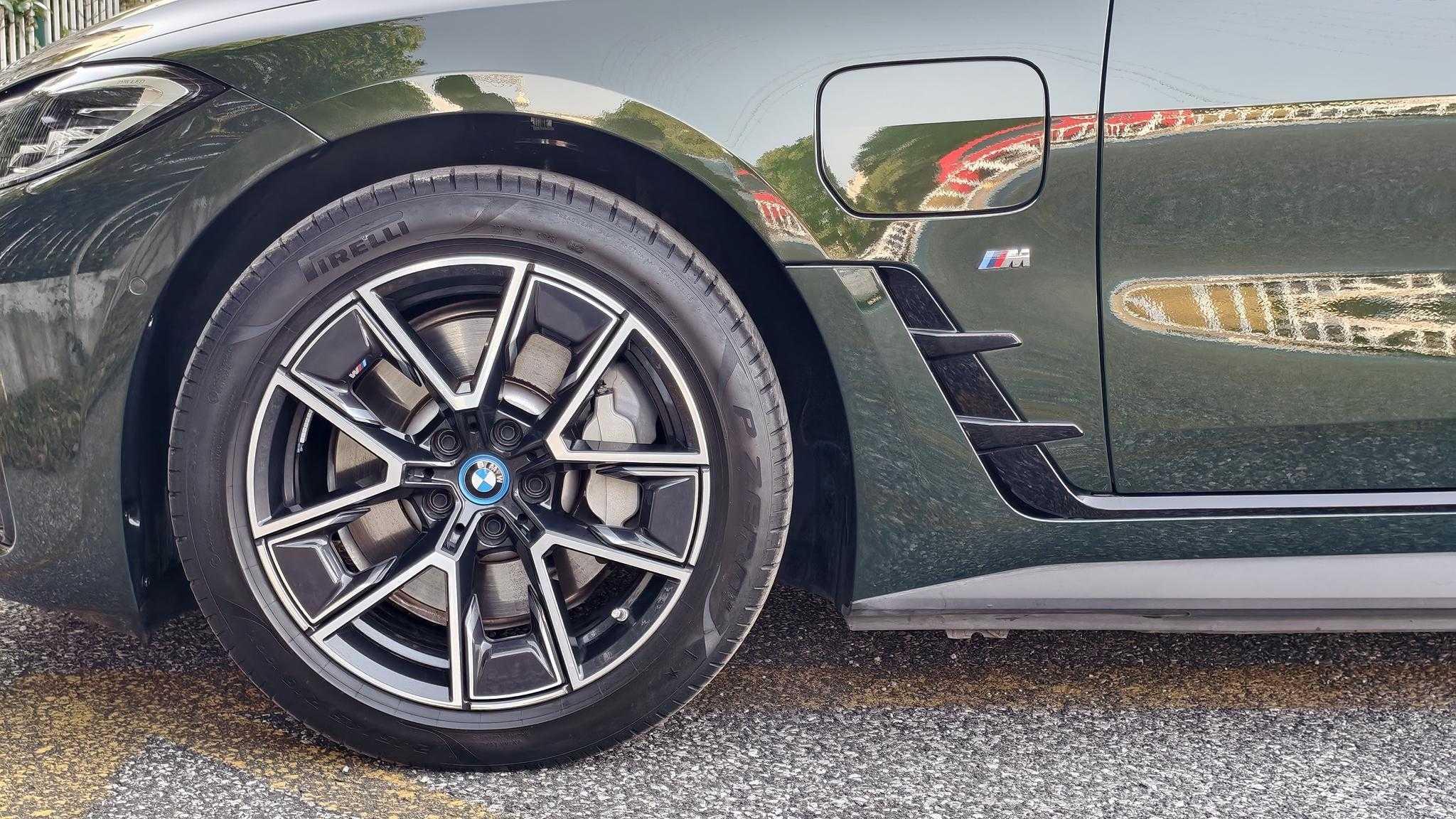 BMW i4 2023 #7 BMW i4 2023 car image #7